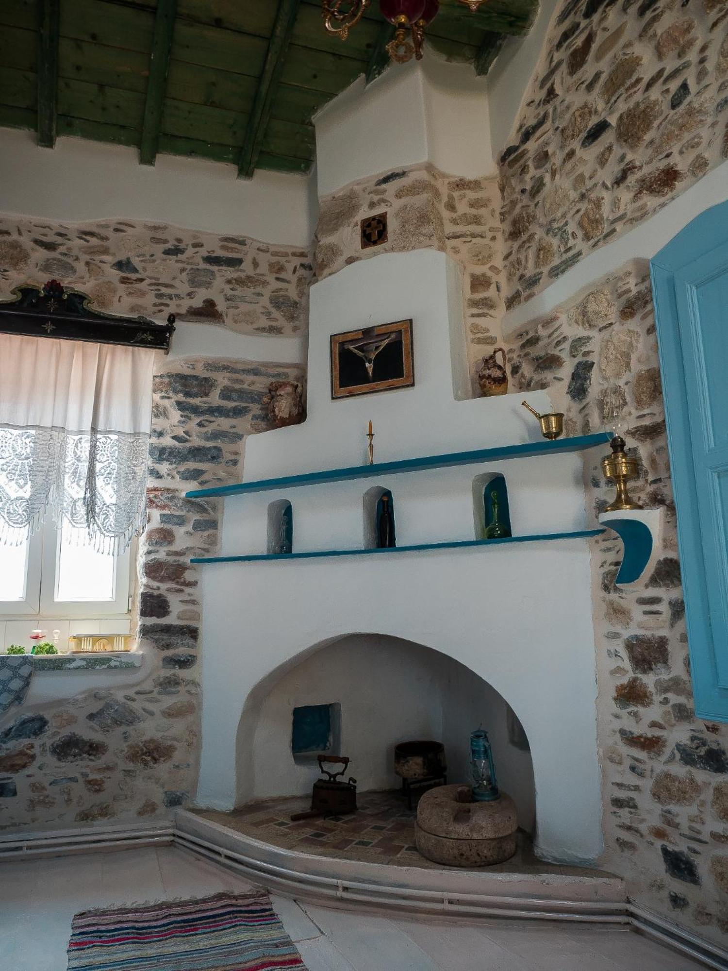 Traditional House with Sea View photo 1