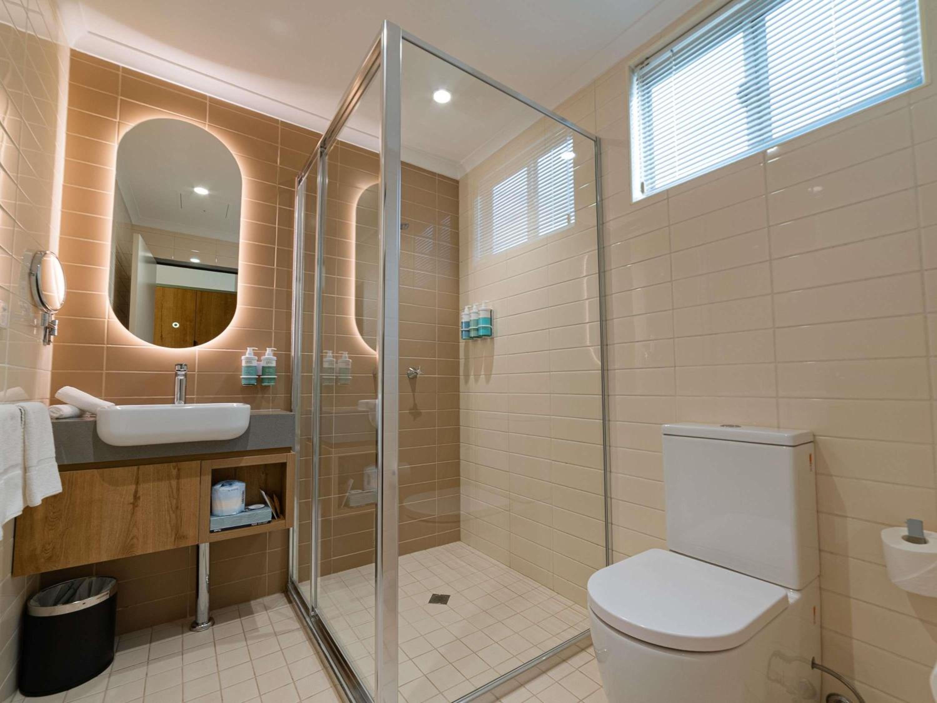 One-Bedroom Executive Suite  - Photo 2