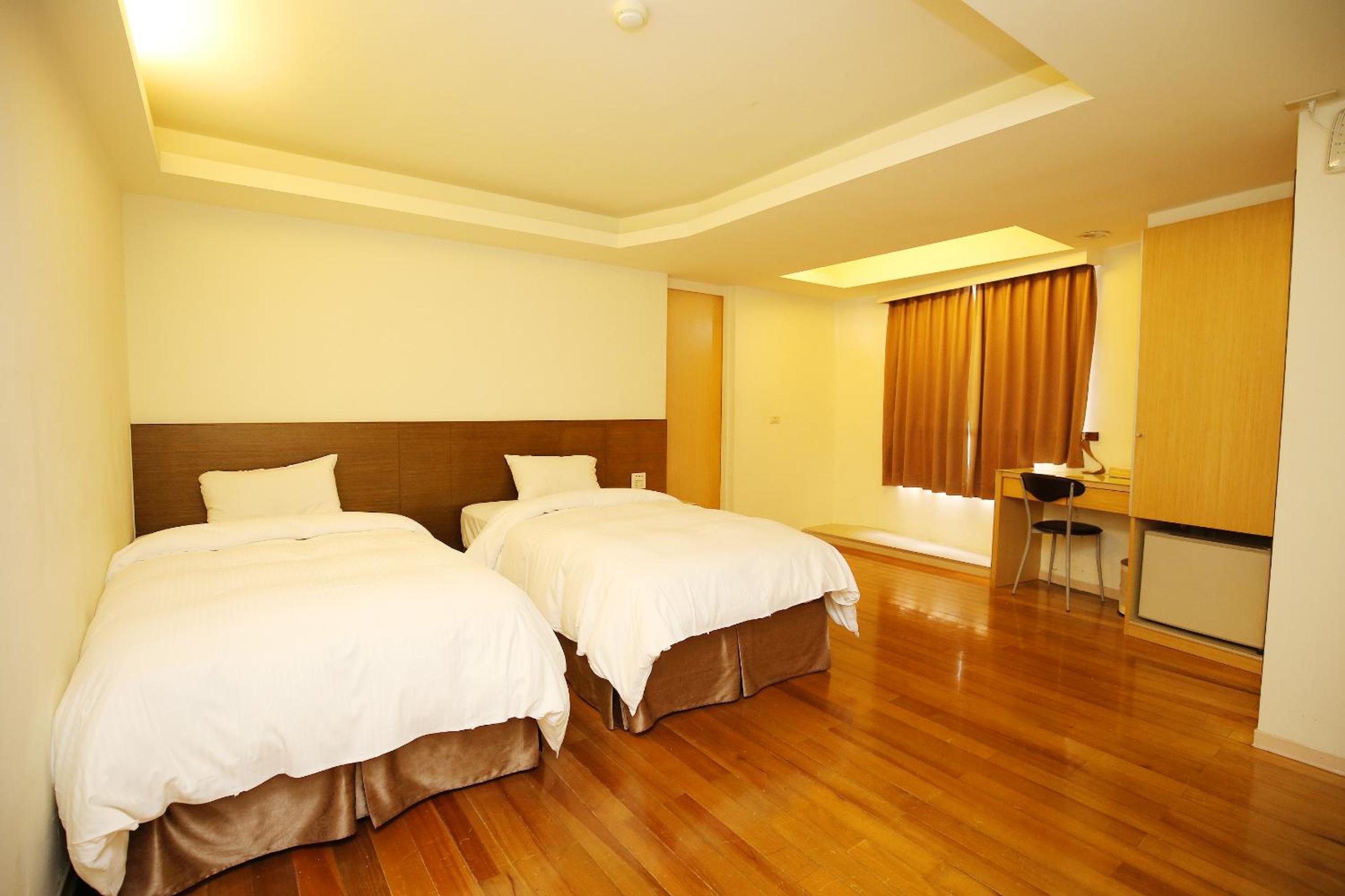 Deluxe Twin Room photo 3