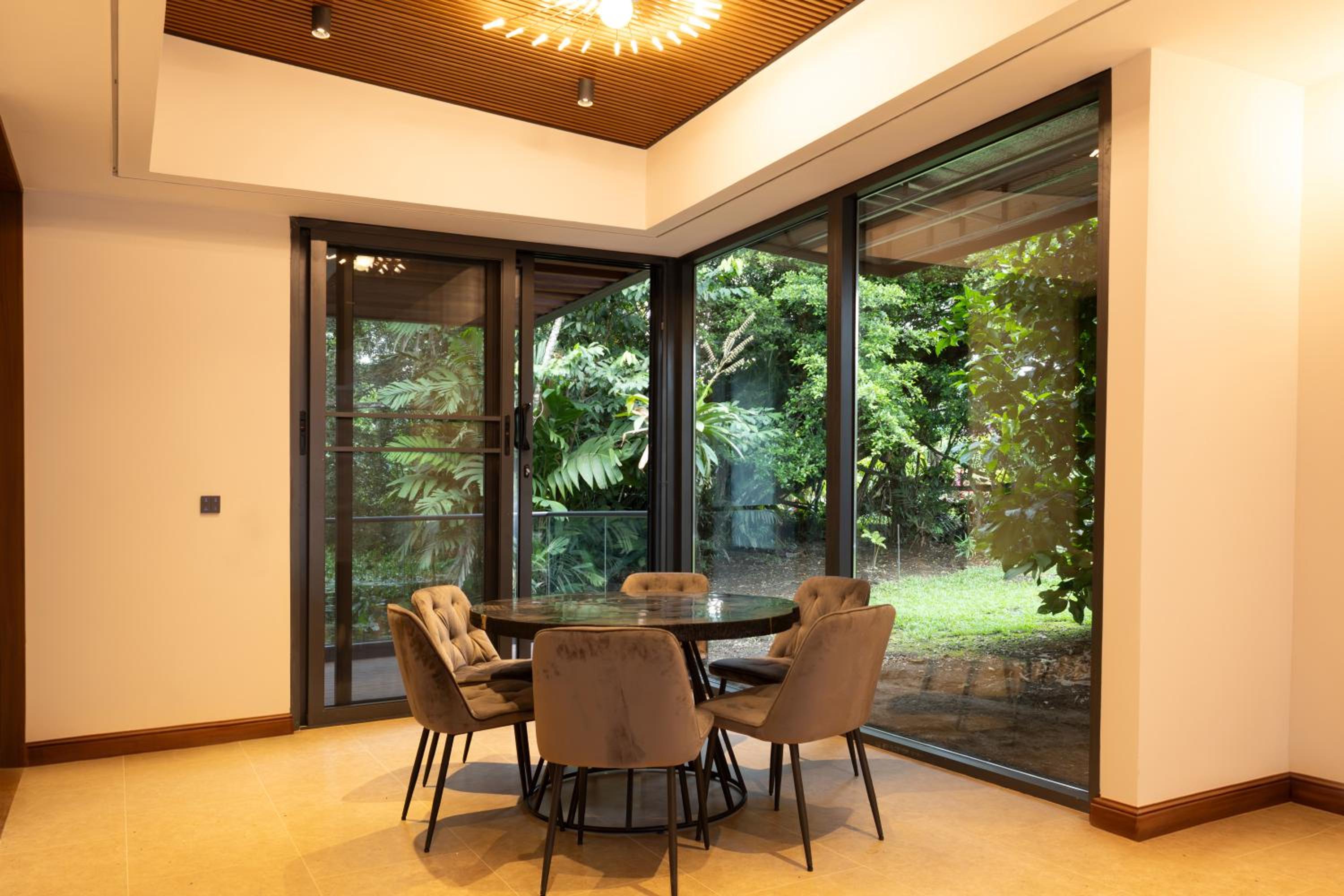 Family Room with Lake View photo 2