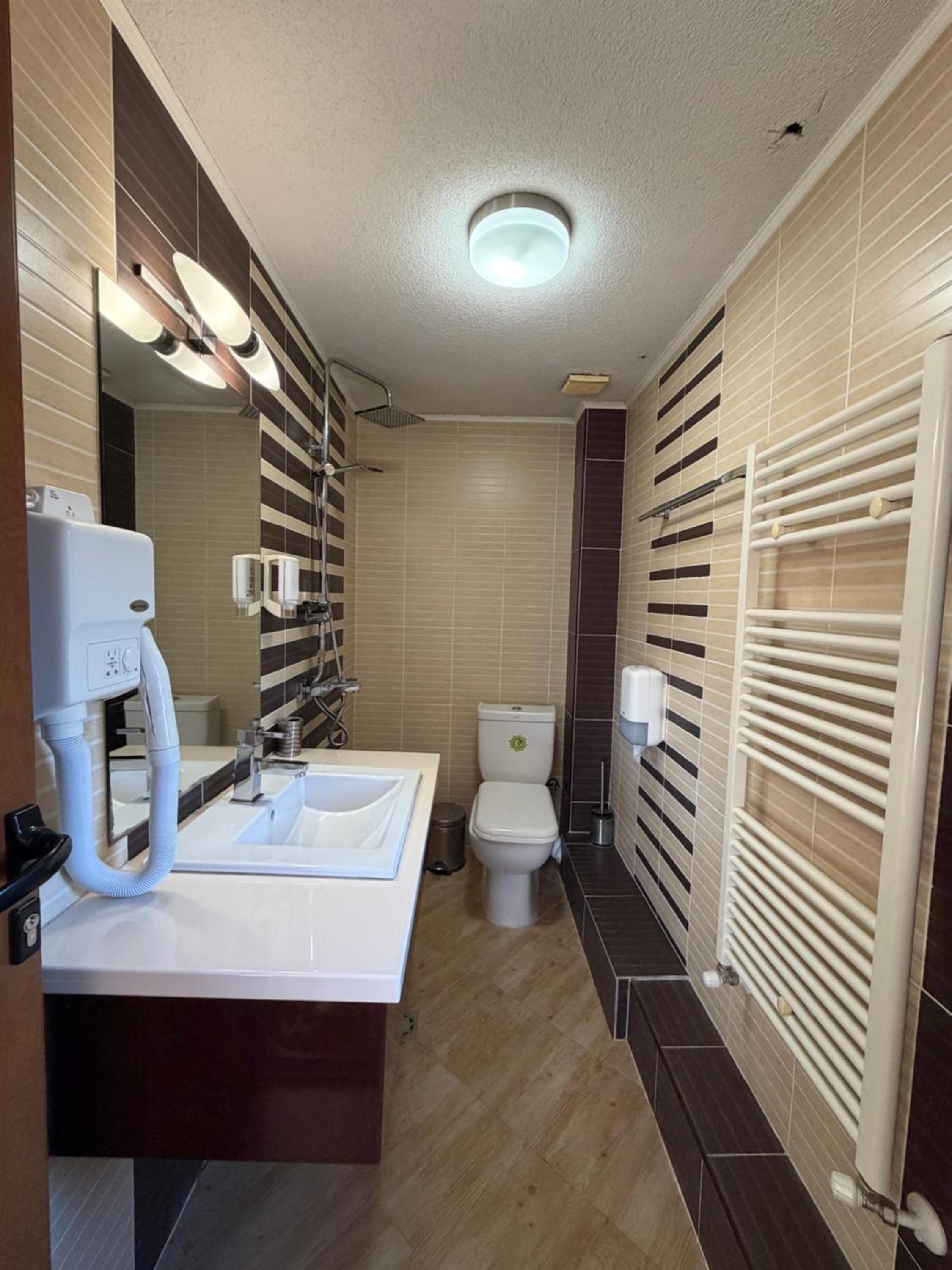Budget Double or Twin Room photo 3