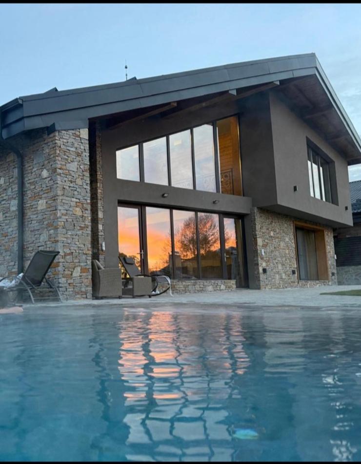 Three-Bedroom Villa photo 3