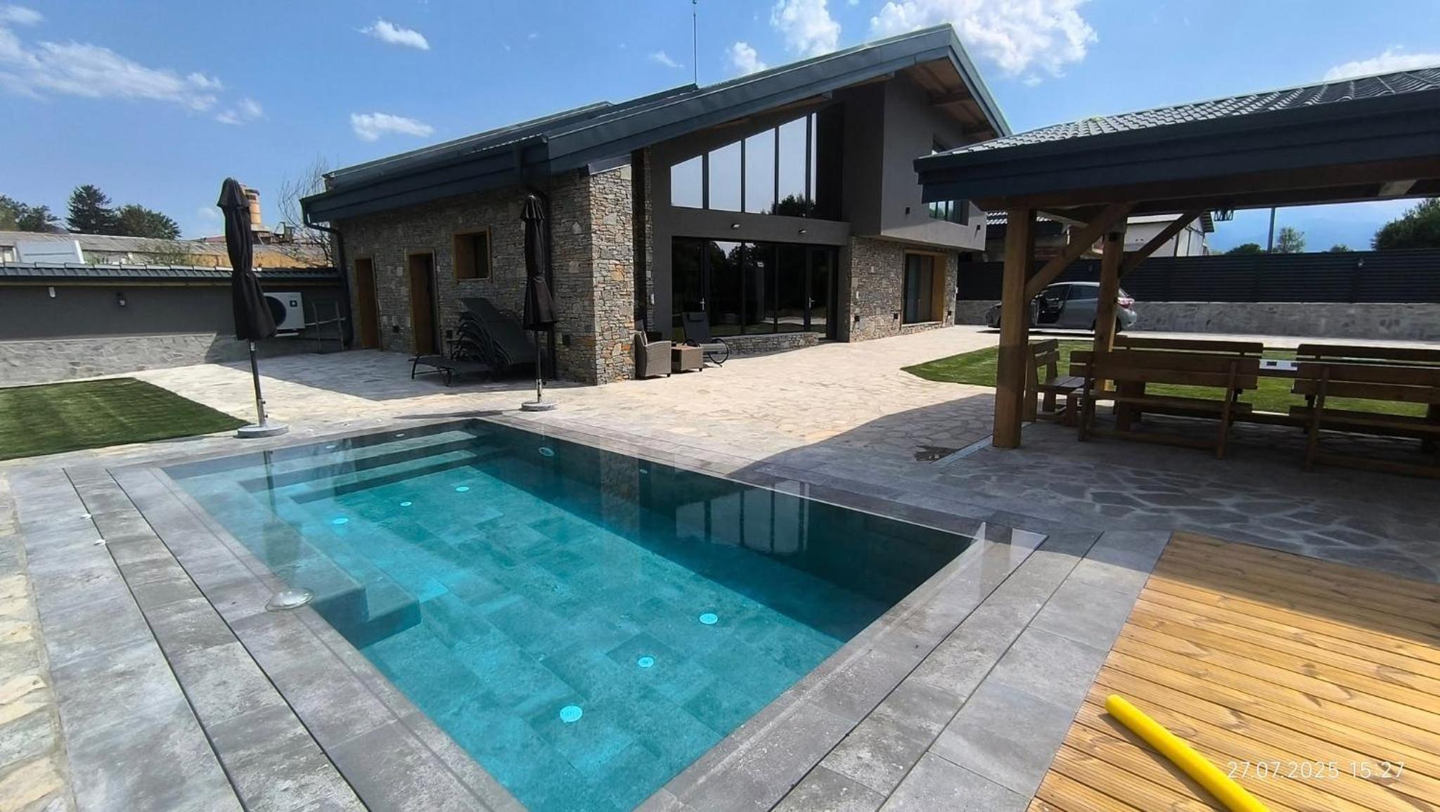 Three-Bedroom Villa photo 1