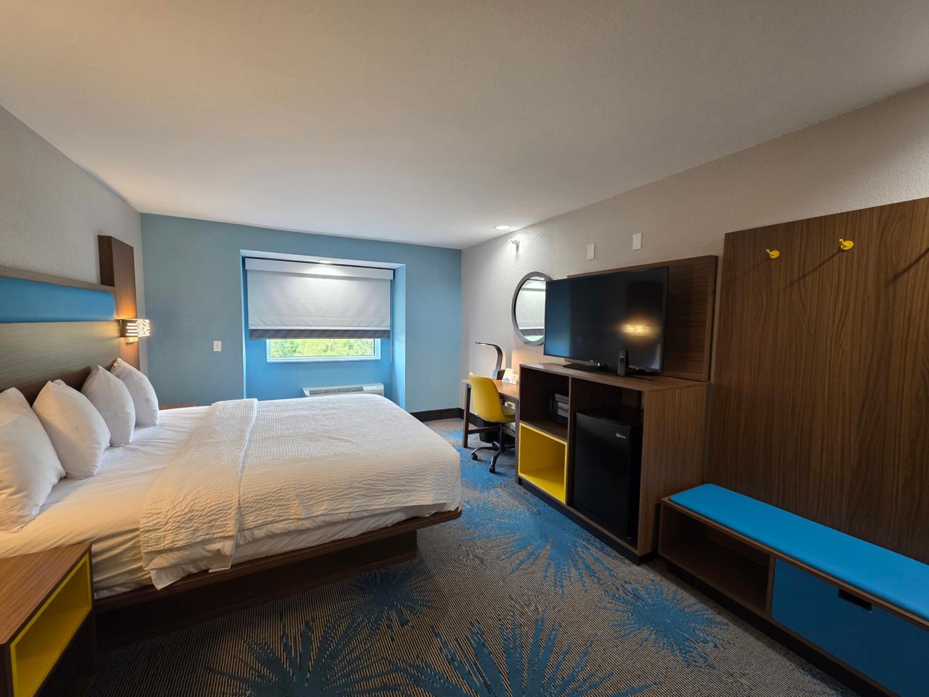 King Studio Suite - Non-Smoking - Photo 11