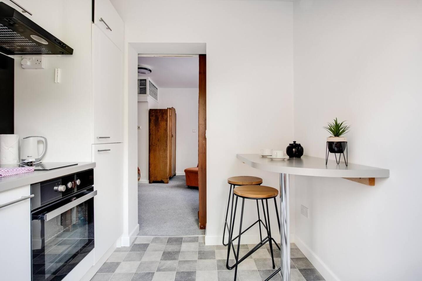 Studio with Balcony - Photo 1