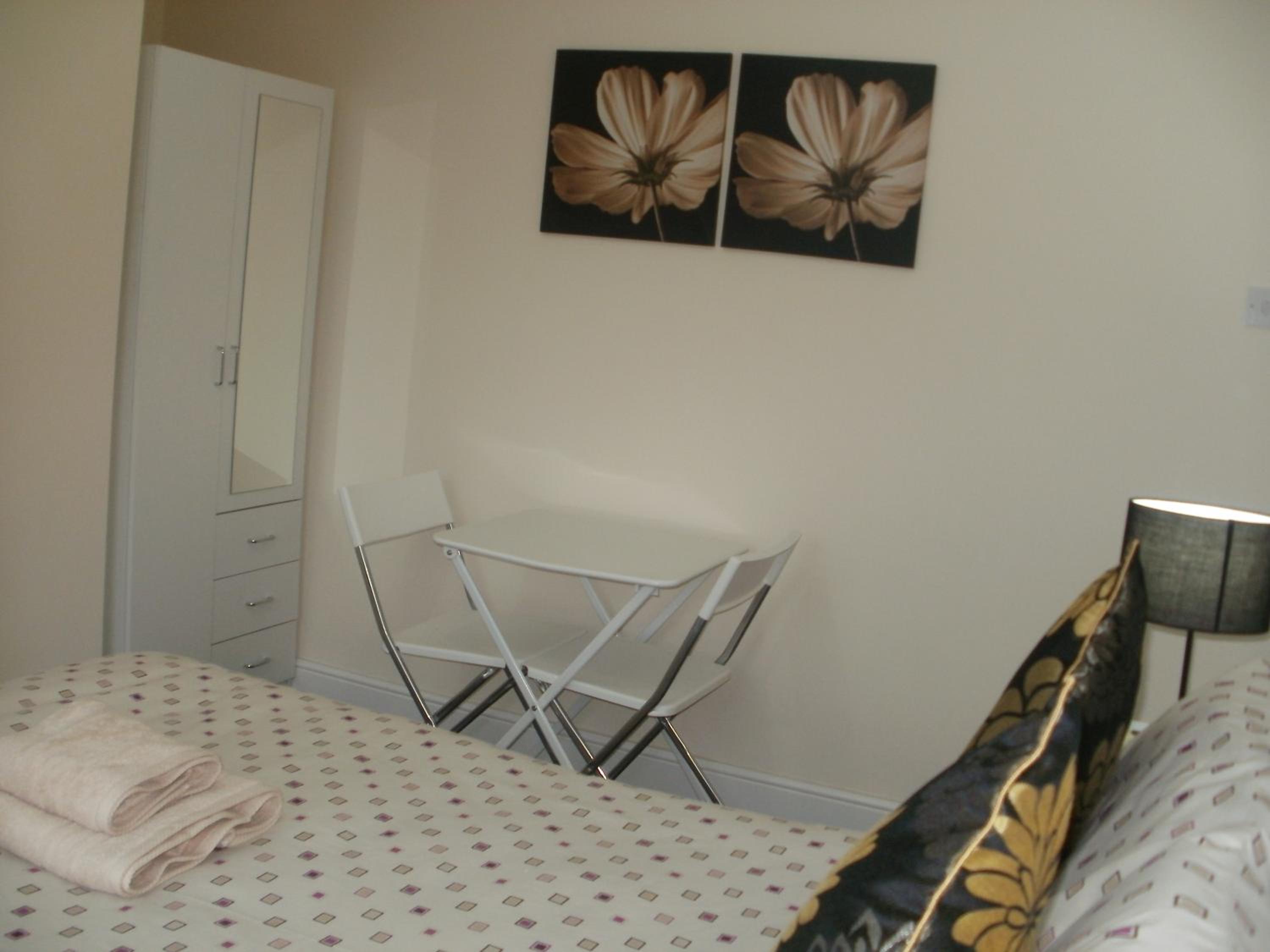 Double Room - Photo 7