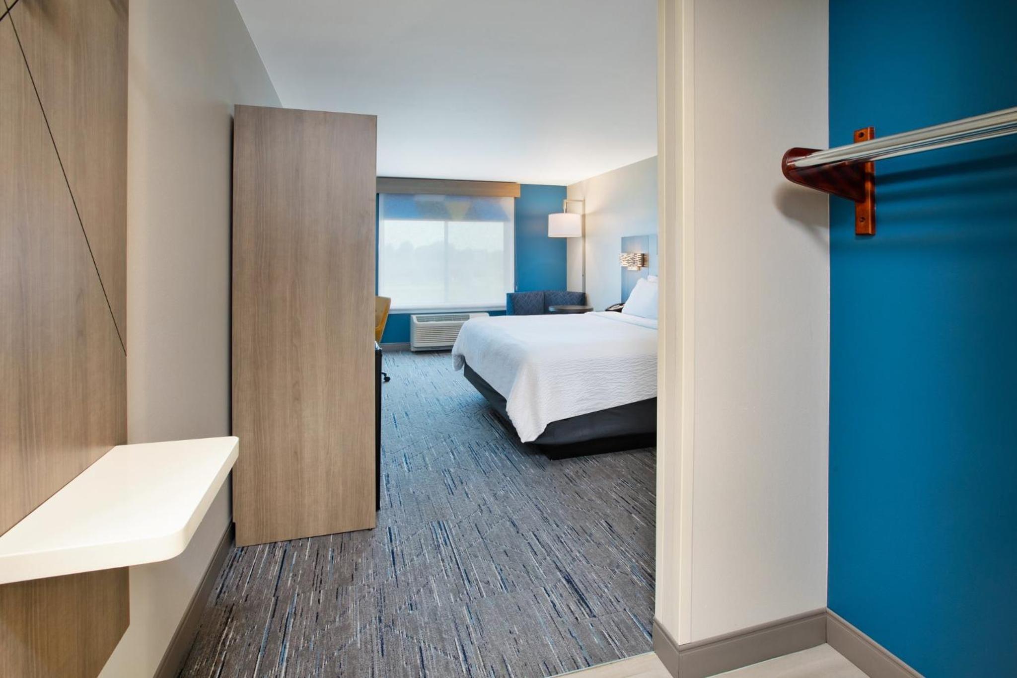 Standard King Room photo 2