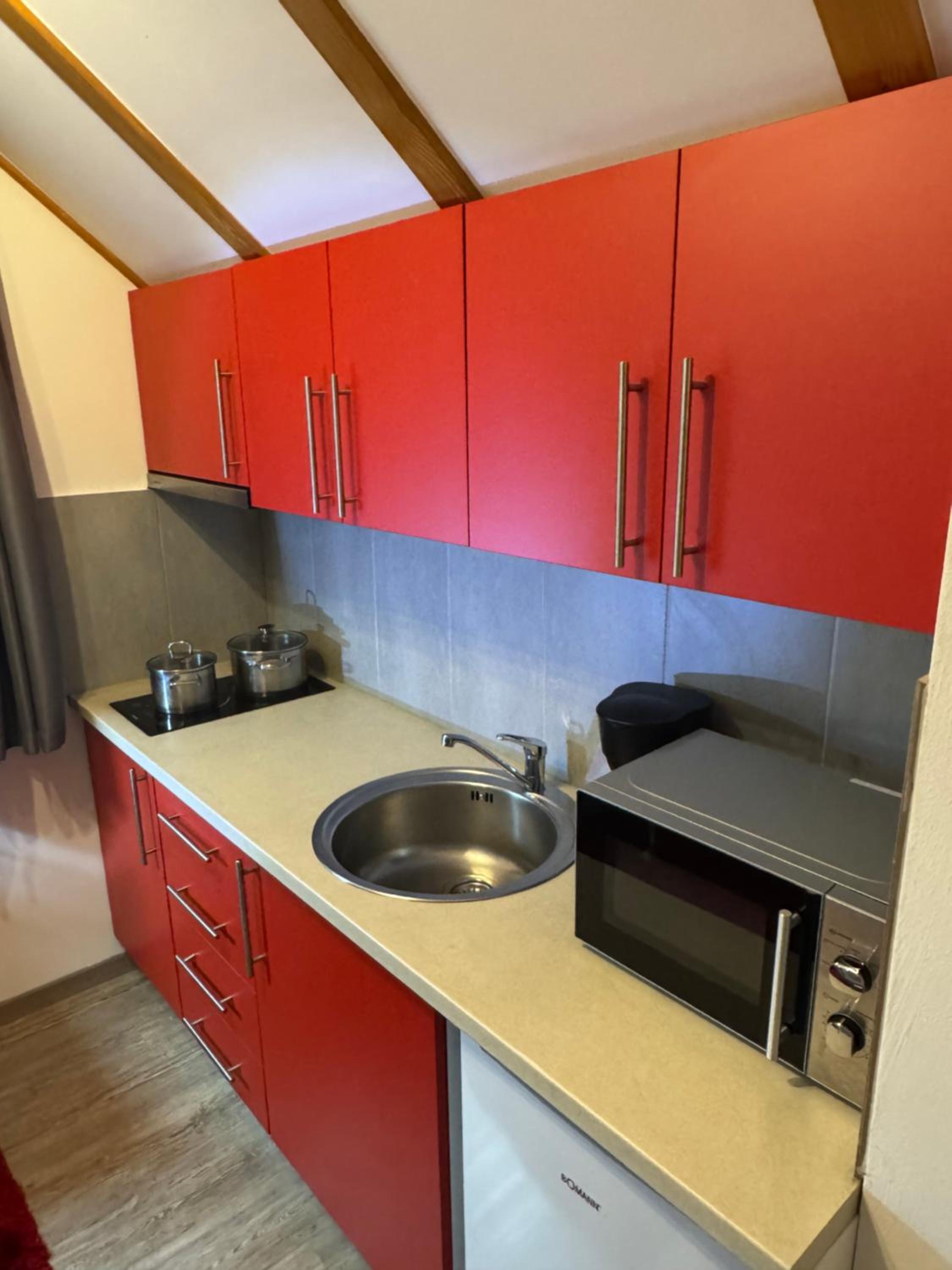 Executive single room with kitchenette and washing machine