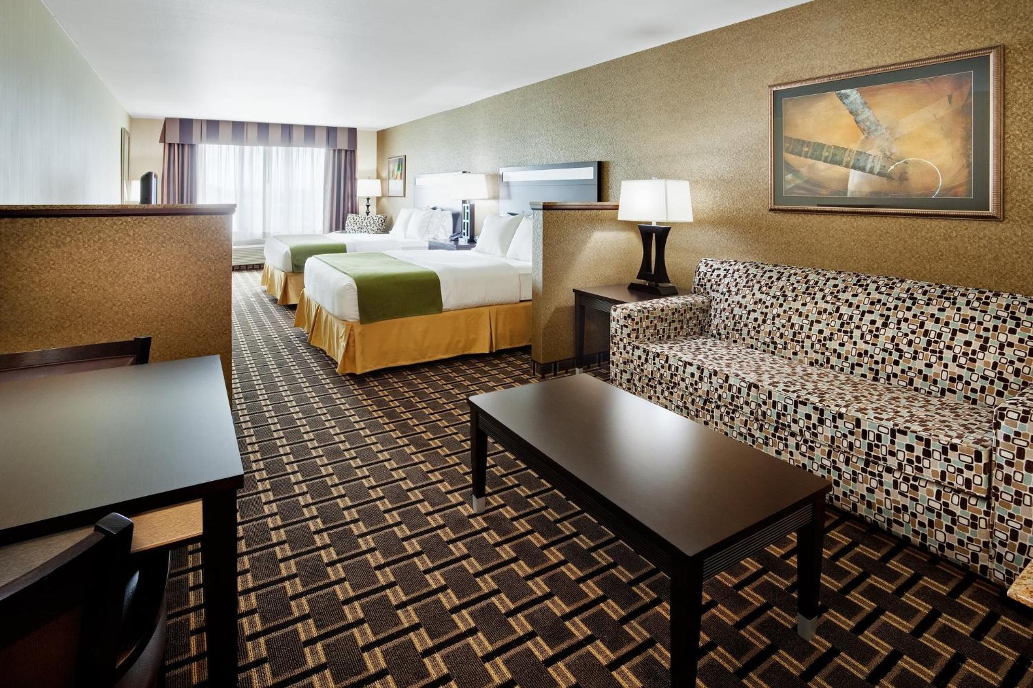 Suite with Two Beds - Non-Smoking