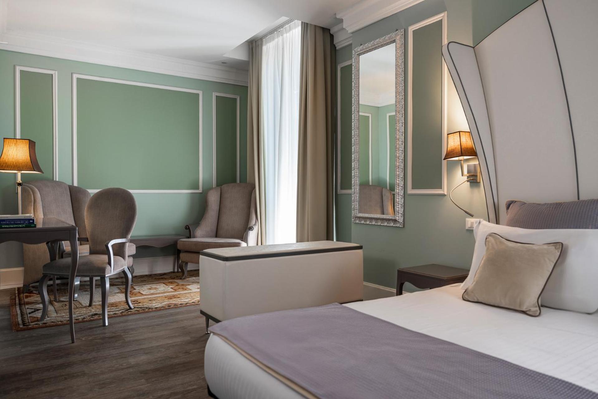 Deluxe Triple Room photo 3
