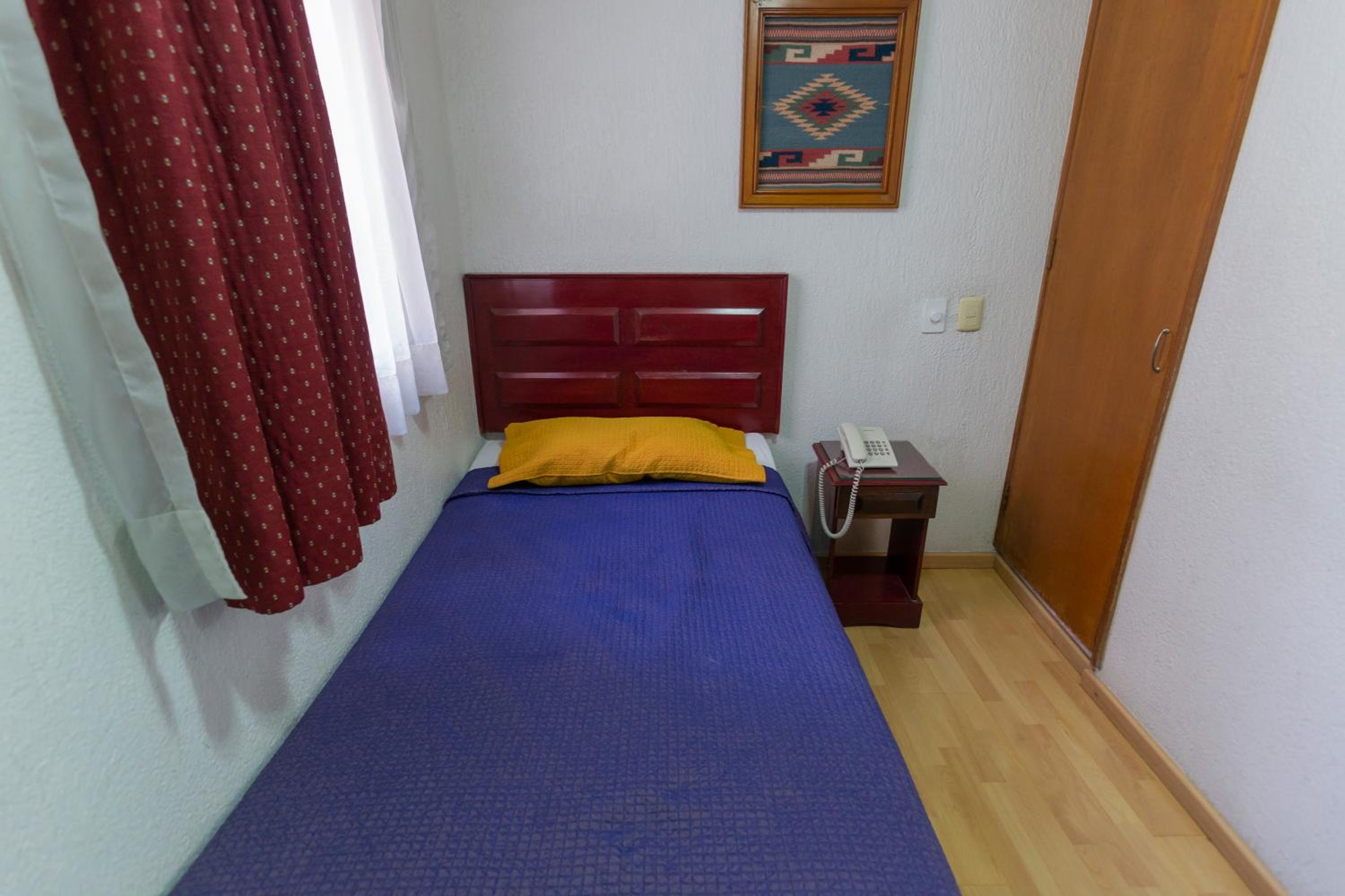 Single Room photo 2