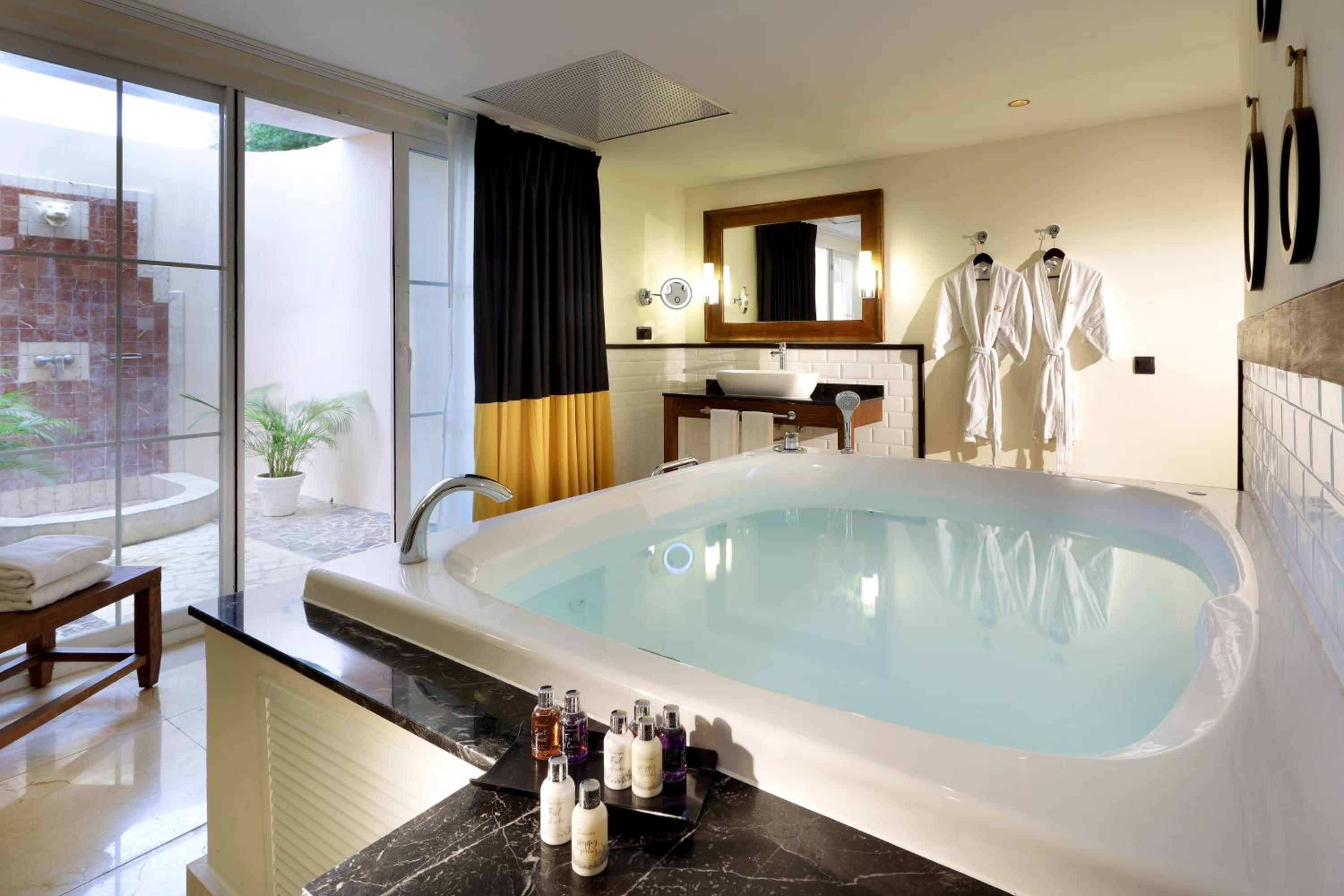 Romance Villa Suite Ocean View