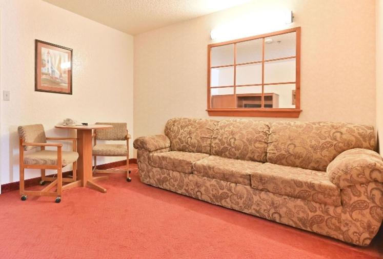 King Suite - Photo 1