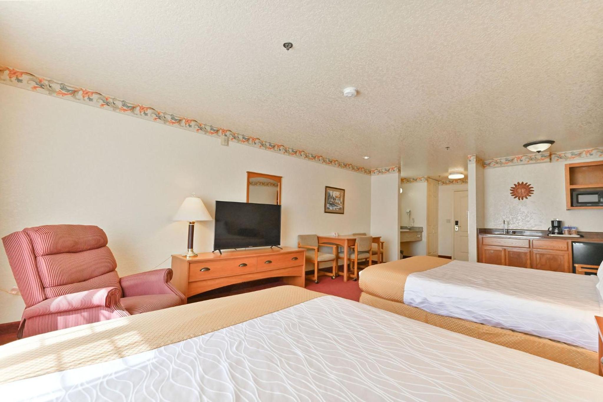Standard Suite - Photo 1