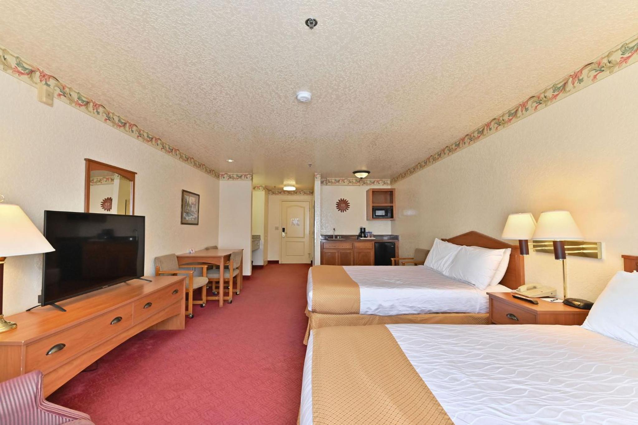 Standard Suite - Photo 2