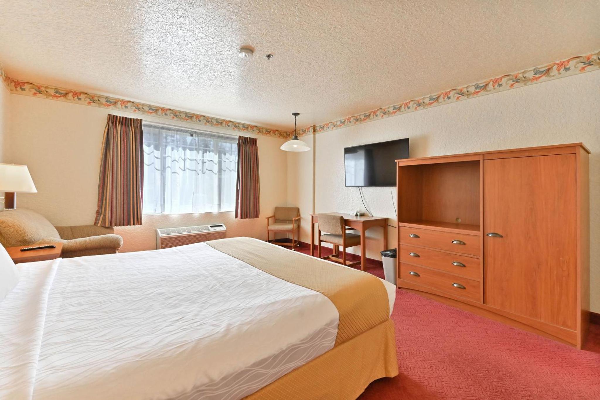 King Suite - Photo 2