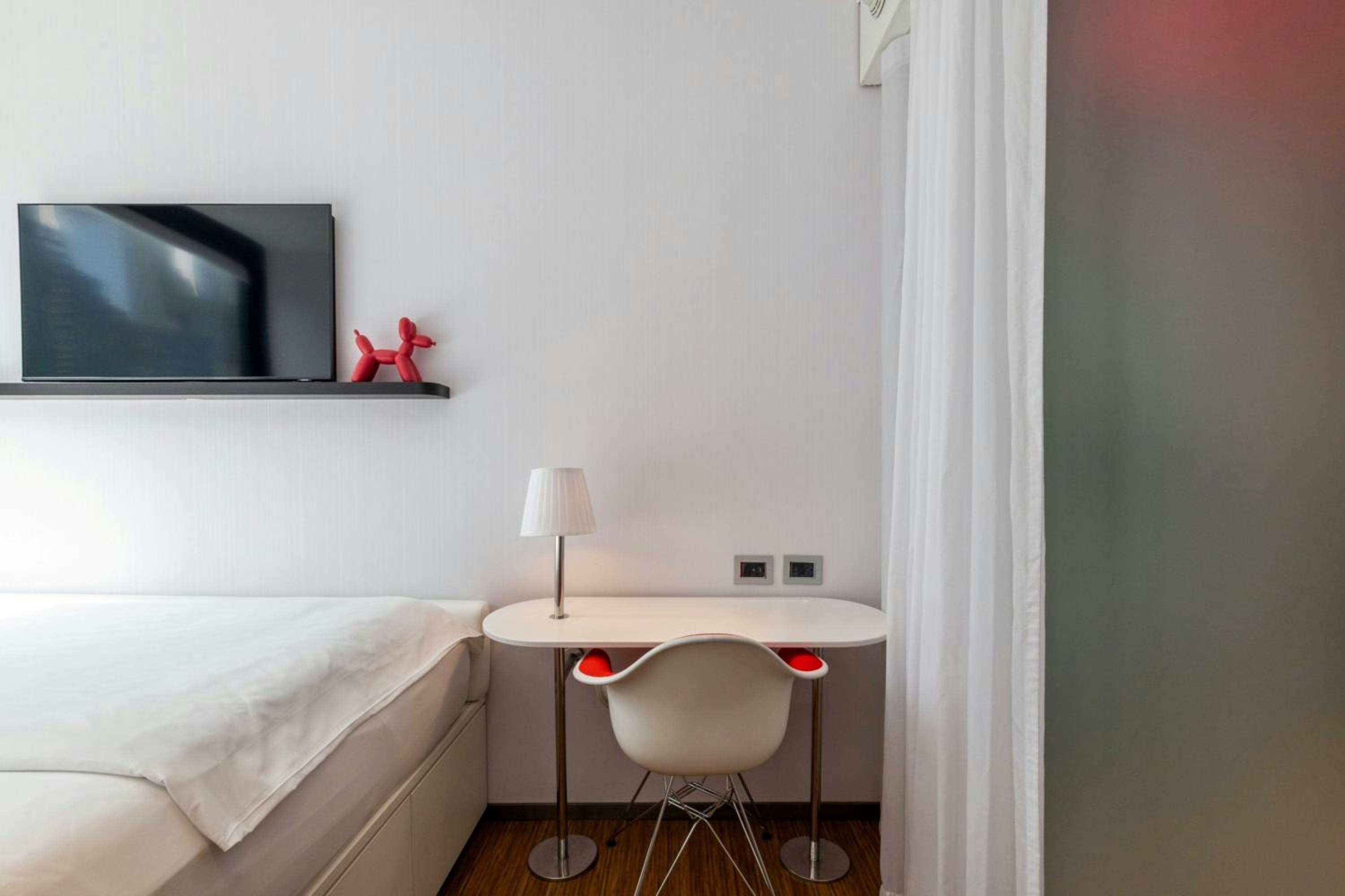 King Room - Accessible - Photo 2