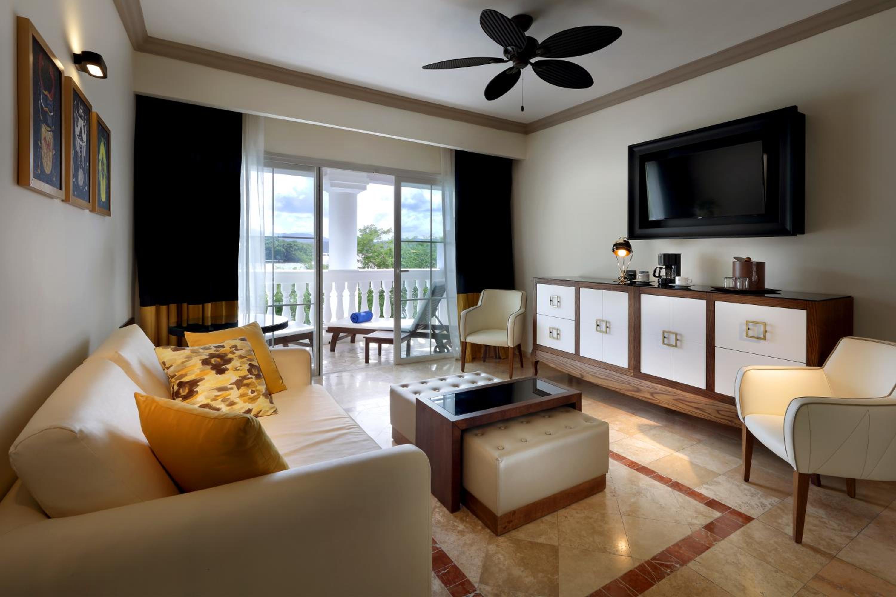 Suite Beachside Panoramic Ocean View