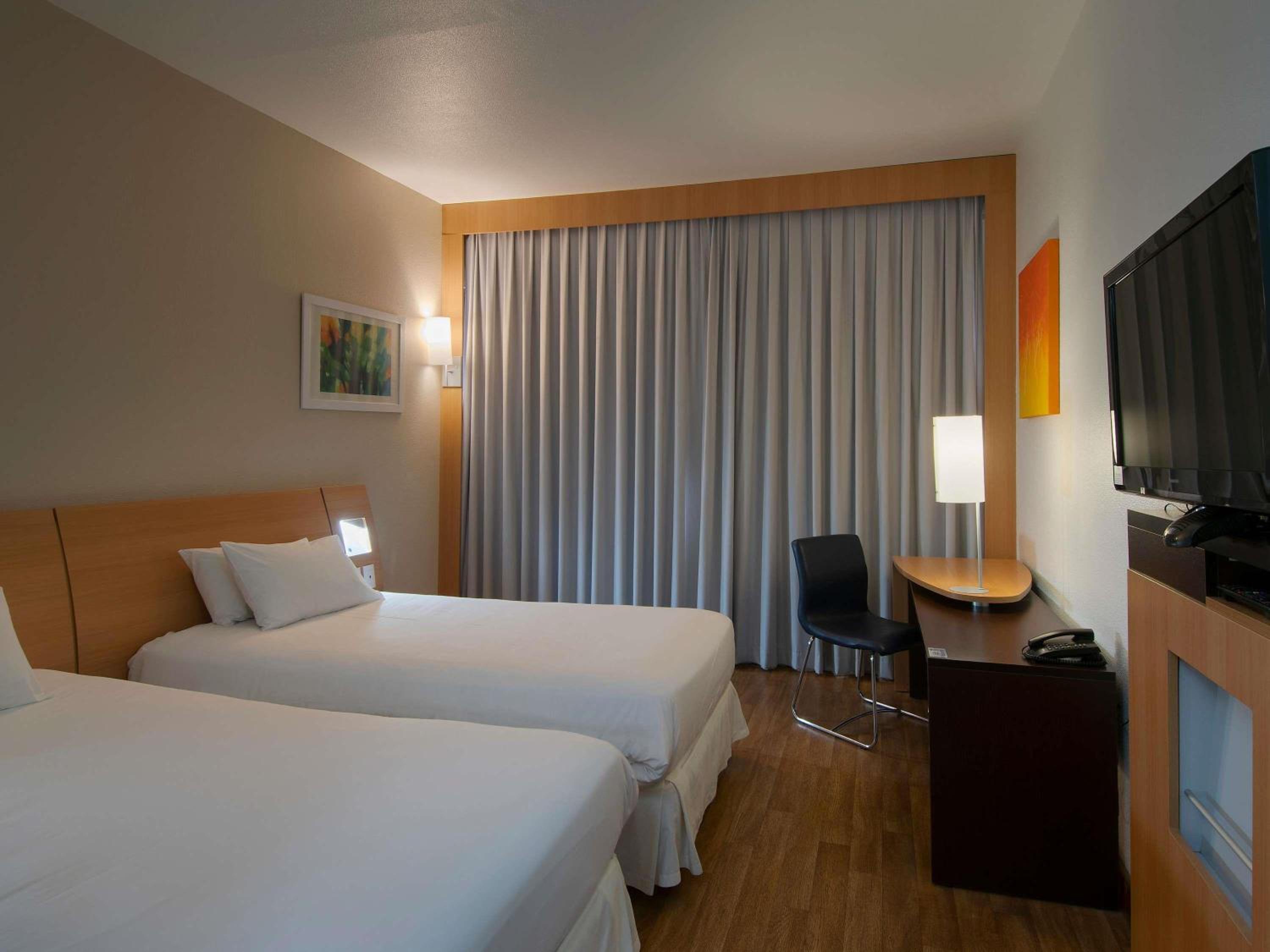 Standard Room with Two Single Beds - Photo 1