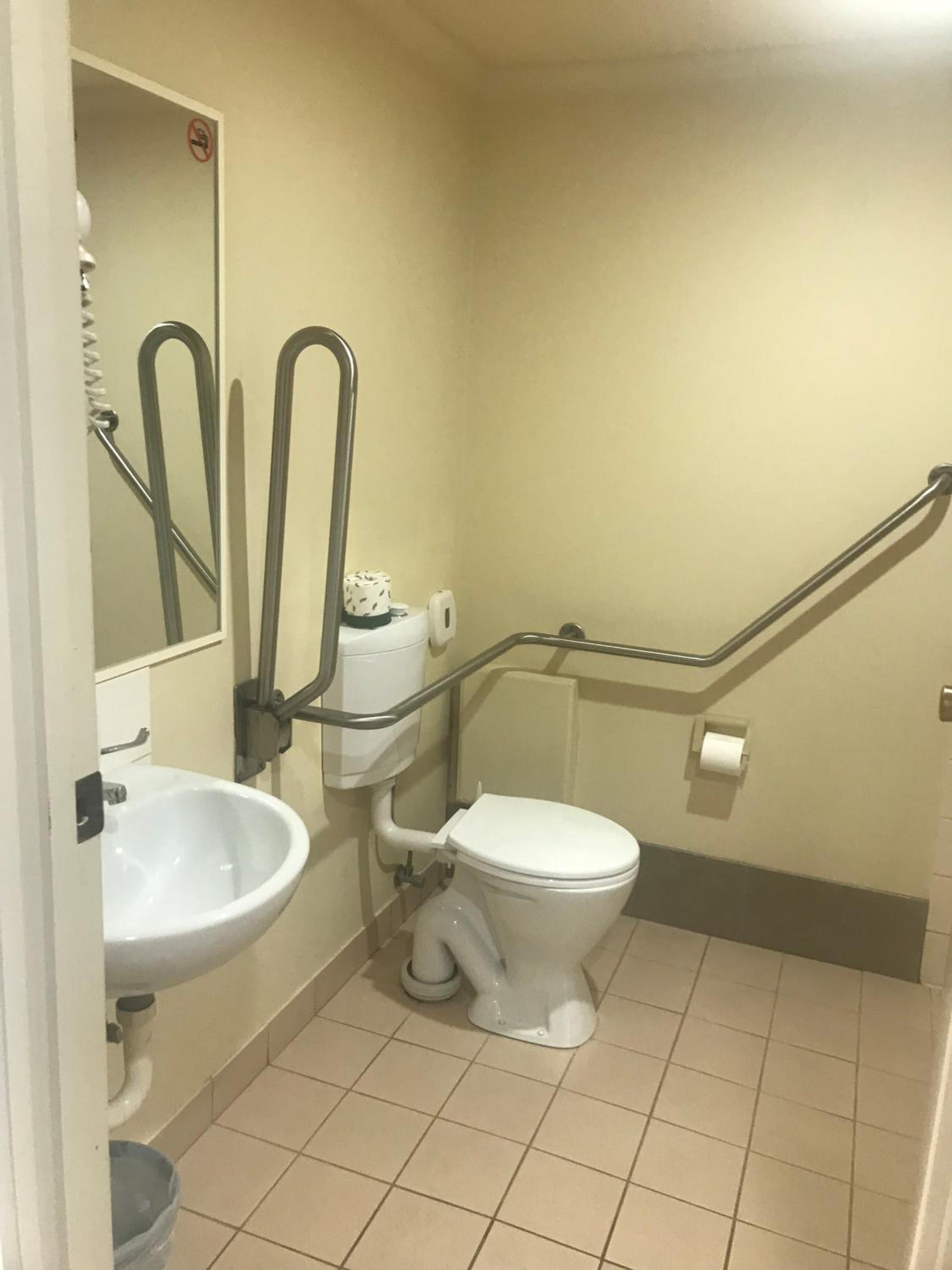 Double Room - Disability Access photo 1