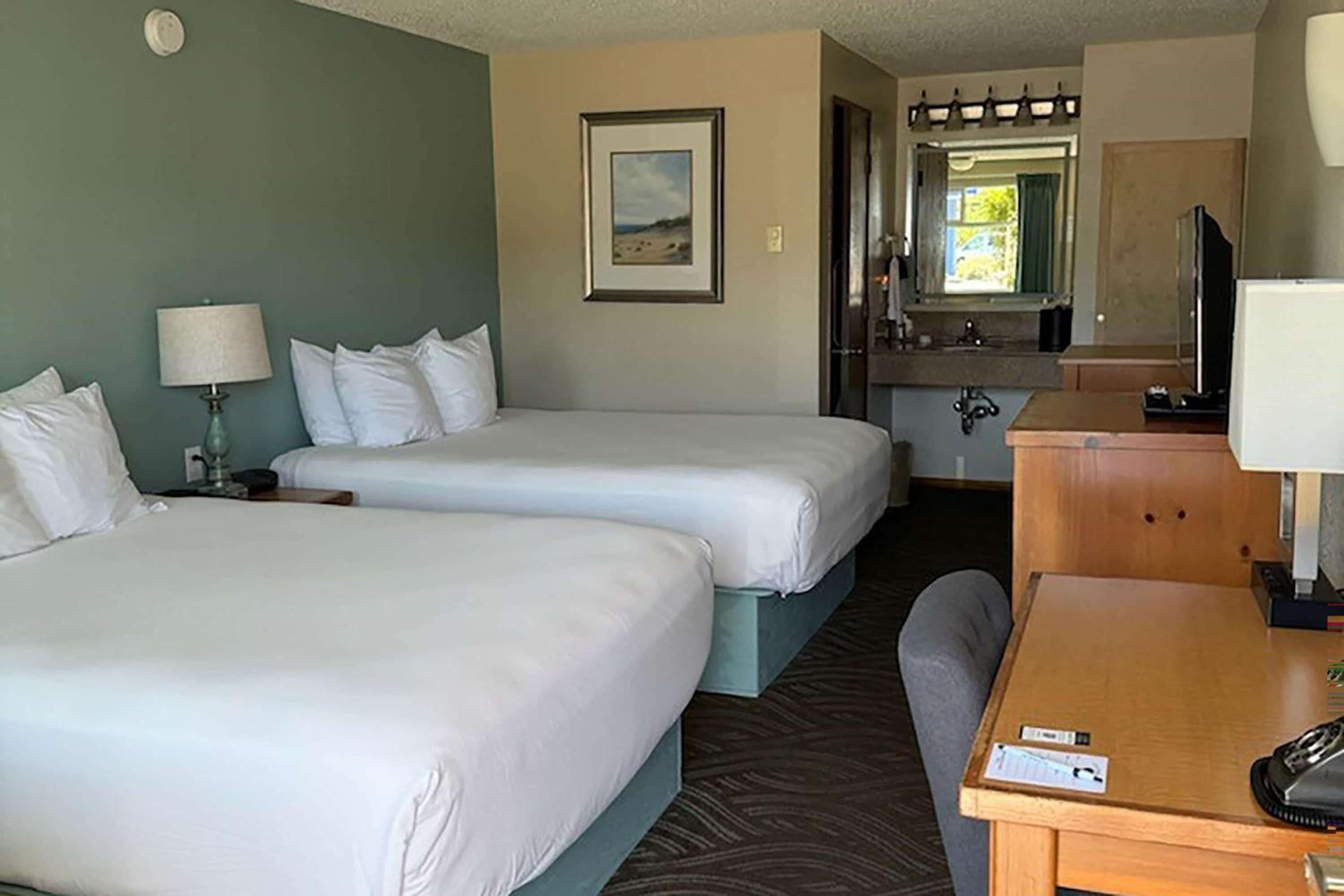 Queen Room with Two Queen Beds - Non-Smoking