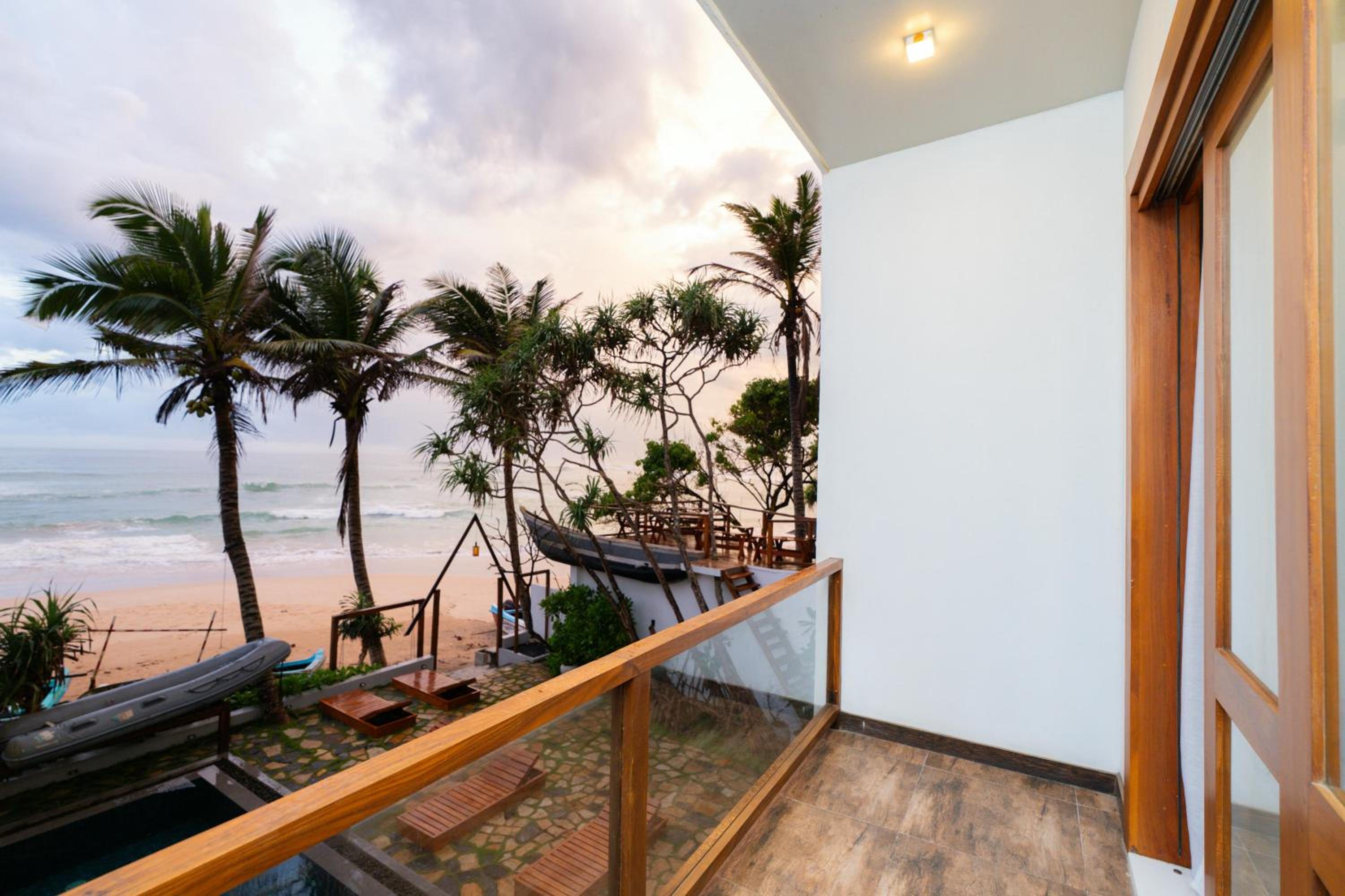 Deluxe Double Room with Balcony and Sea View