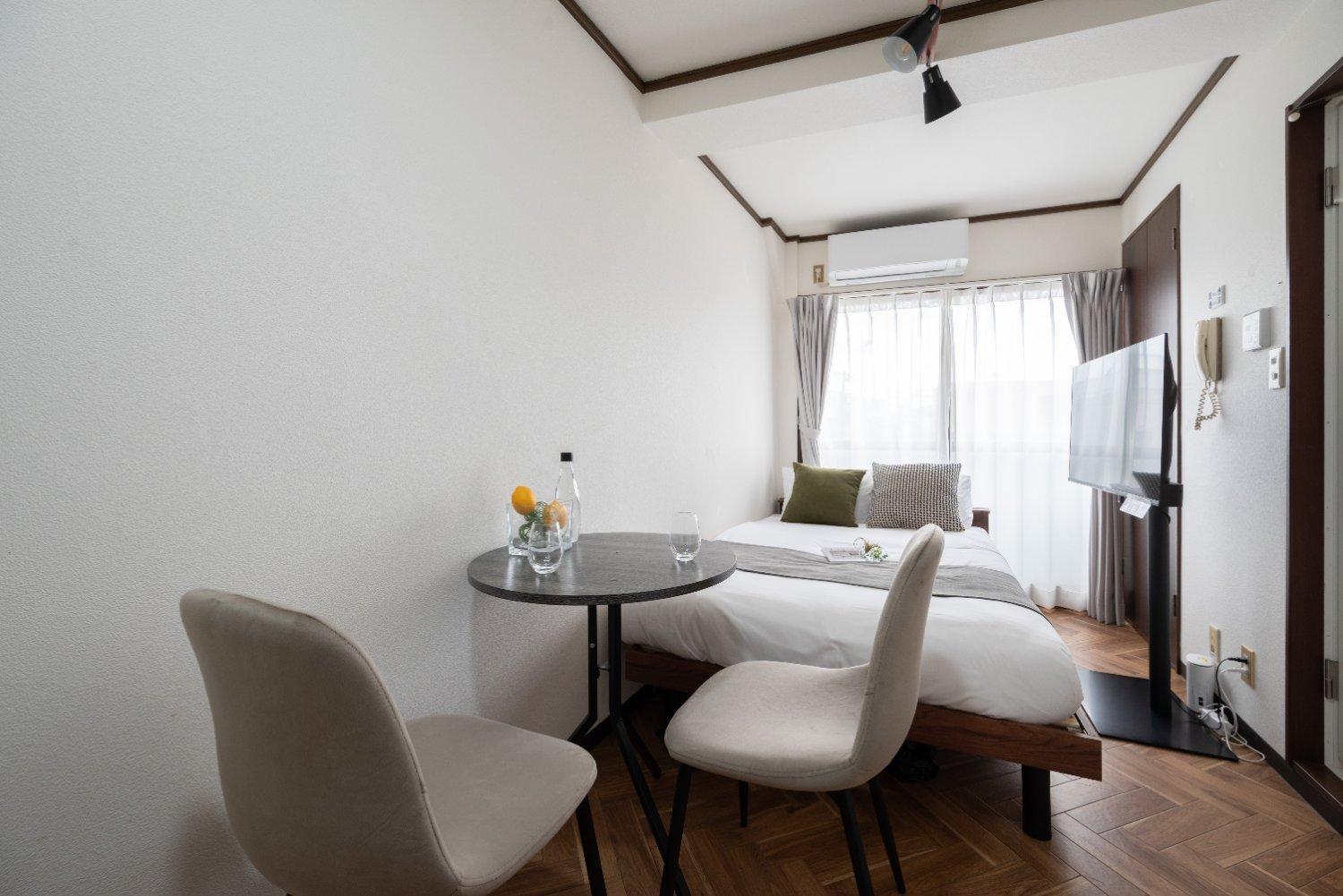 One-Bedroom Apartment photo 1