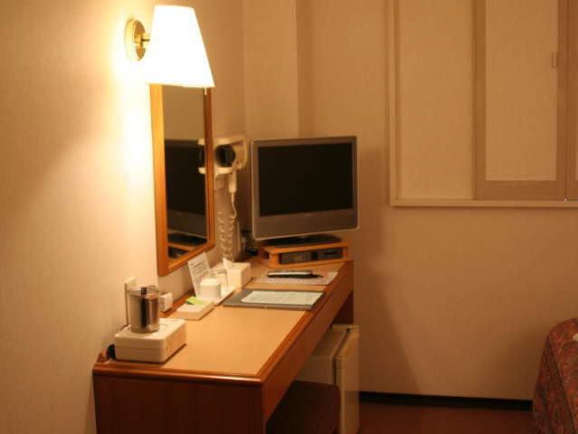 Single Room - Smoking photo 3