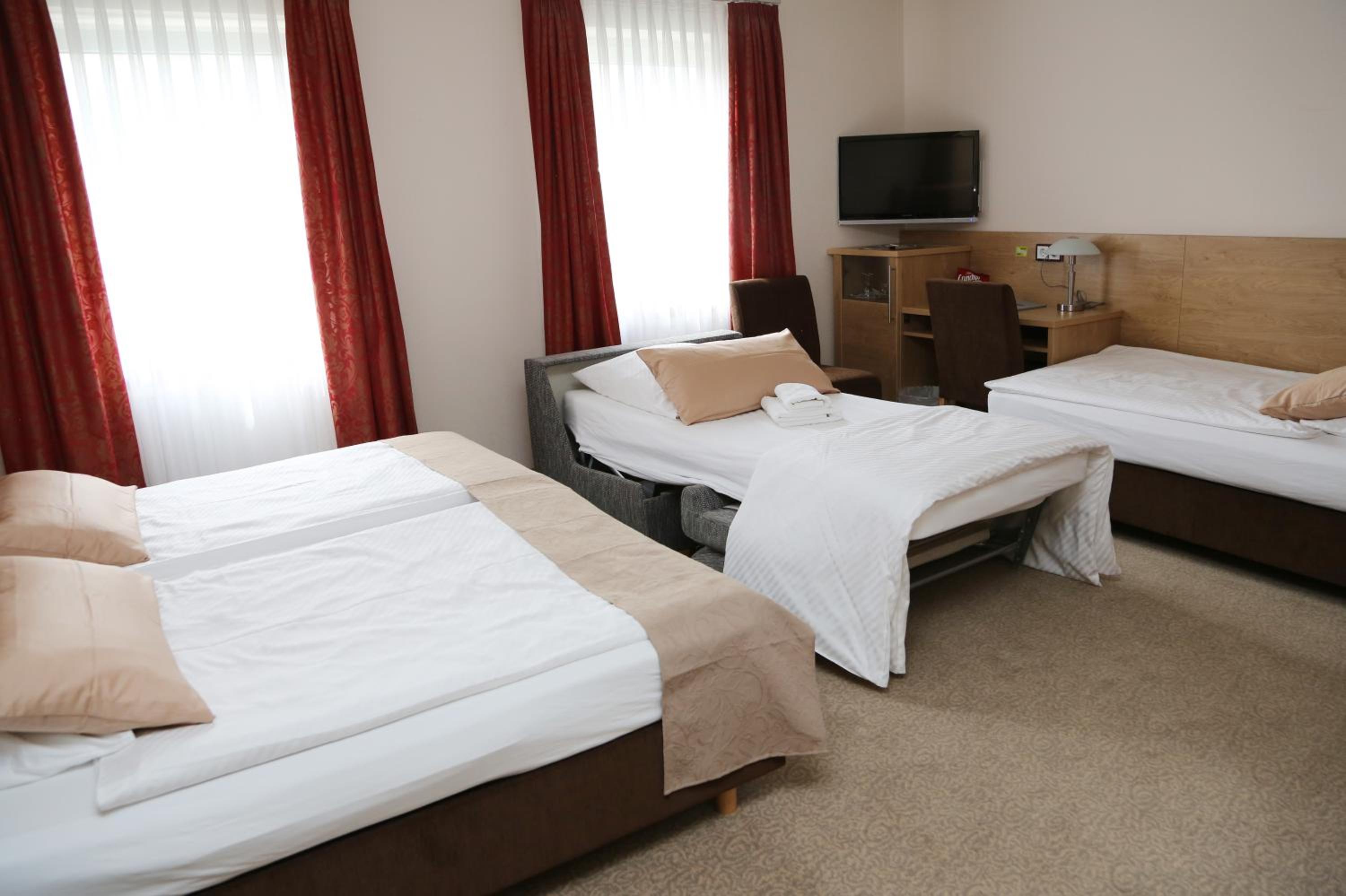 Quadruple Room photo 2