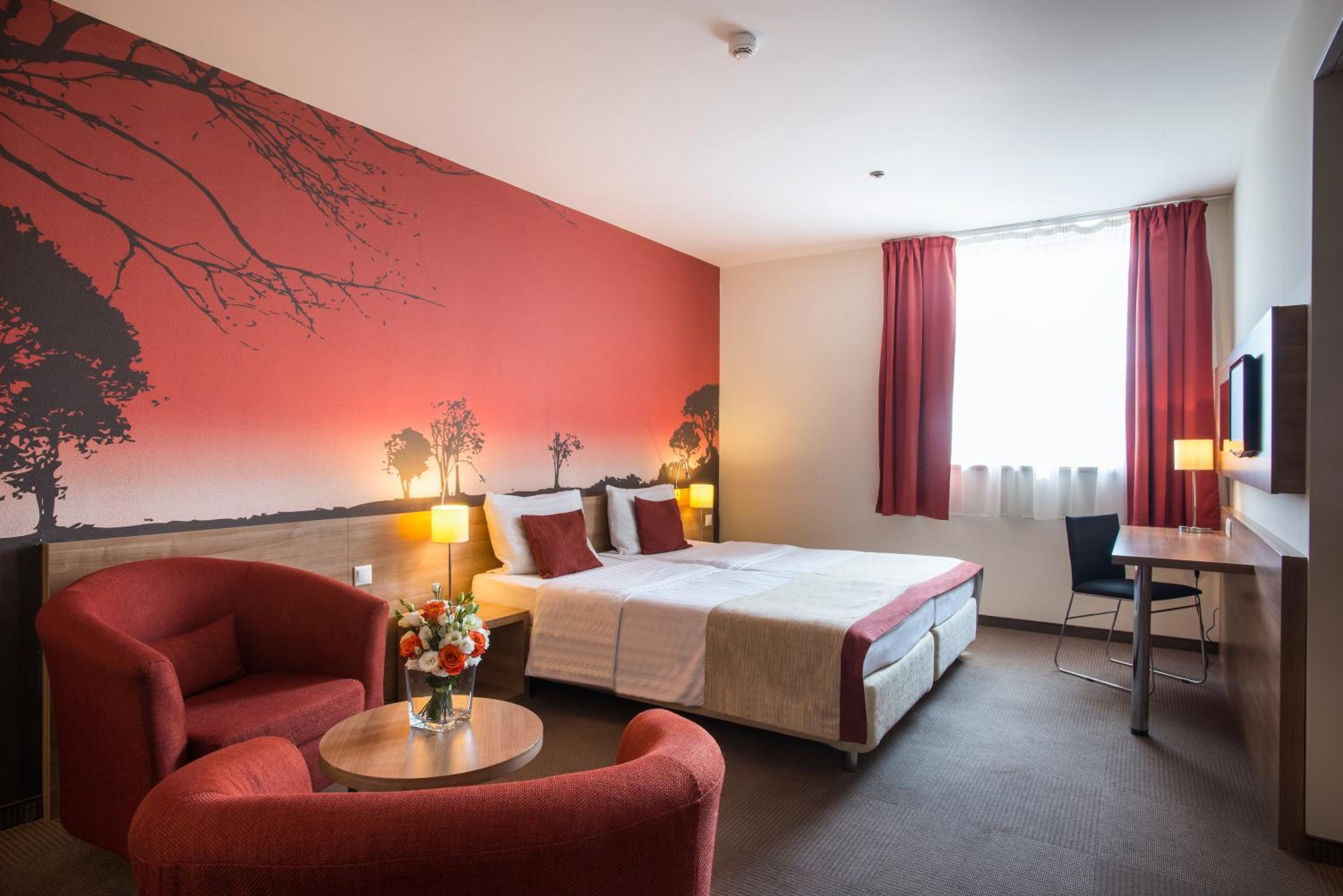 Superior Double or Twin Room with Extra Bed - Photo 1