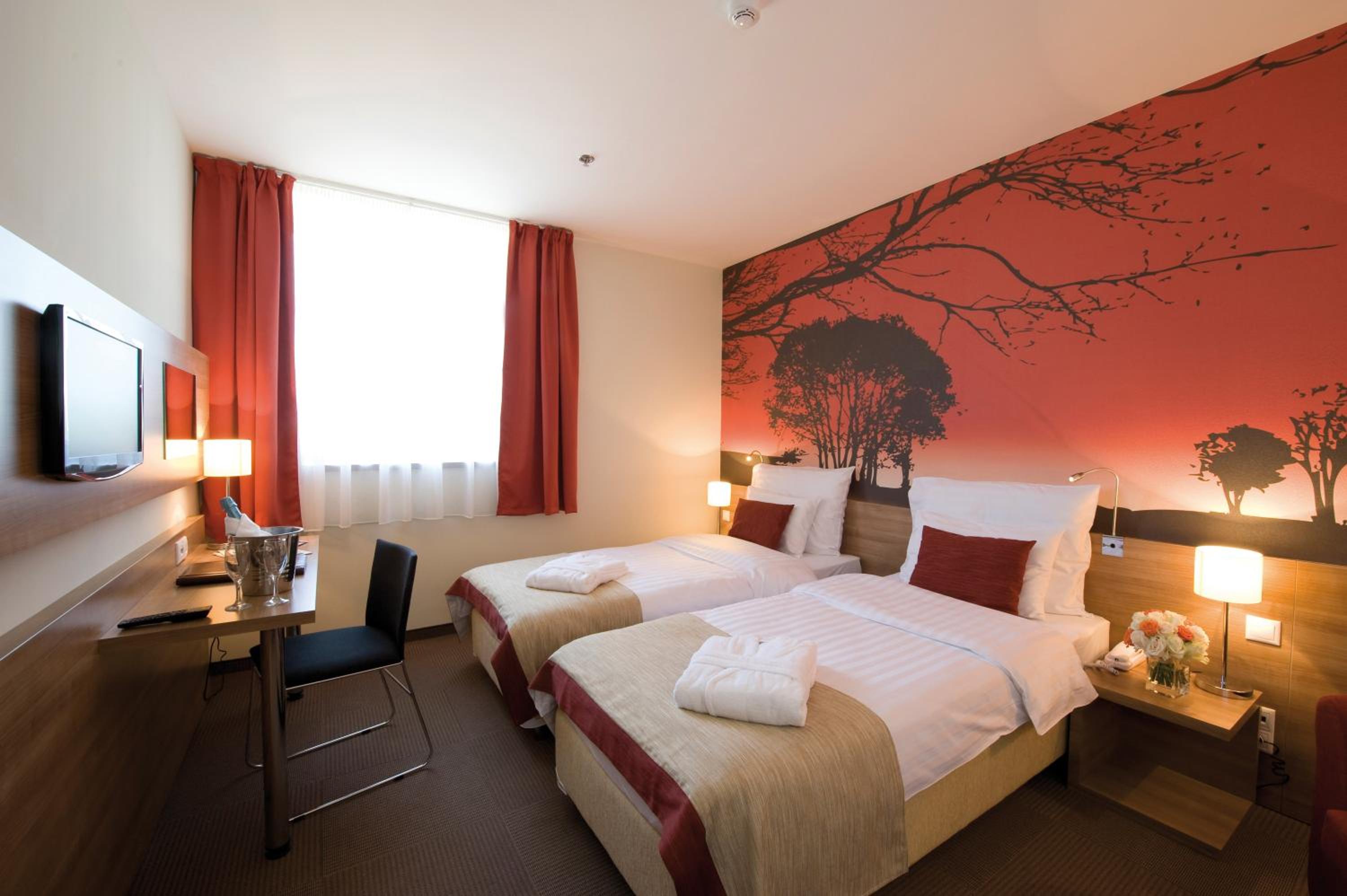 Superior Double or Twin Room - Photo 4