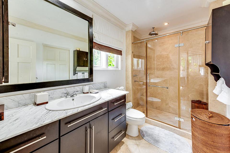 Two-Bedroom Suite photo 2