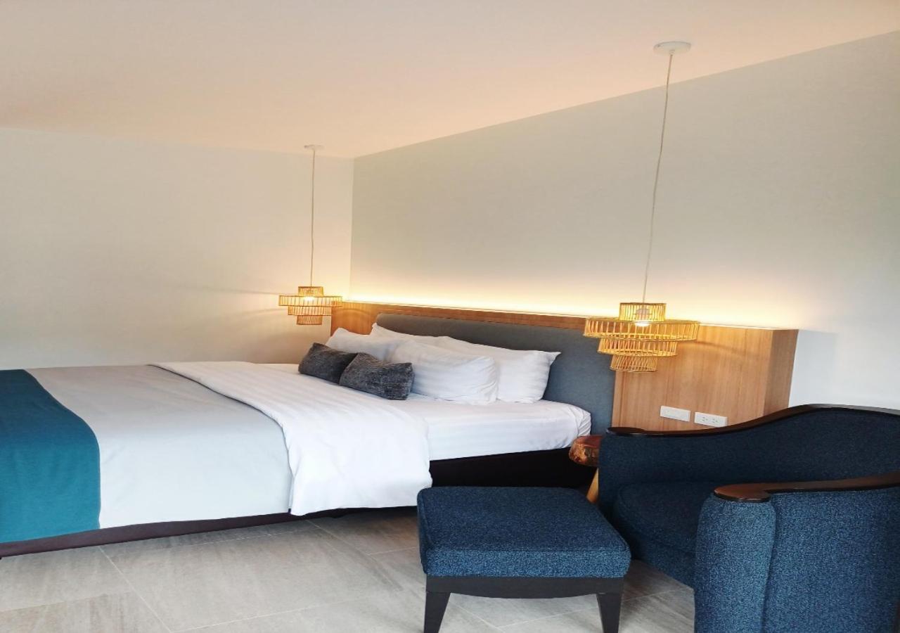 Double Room with Balcony and Sea View photo 3