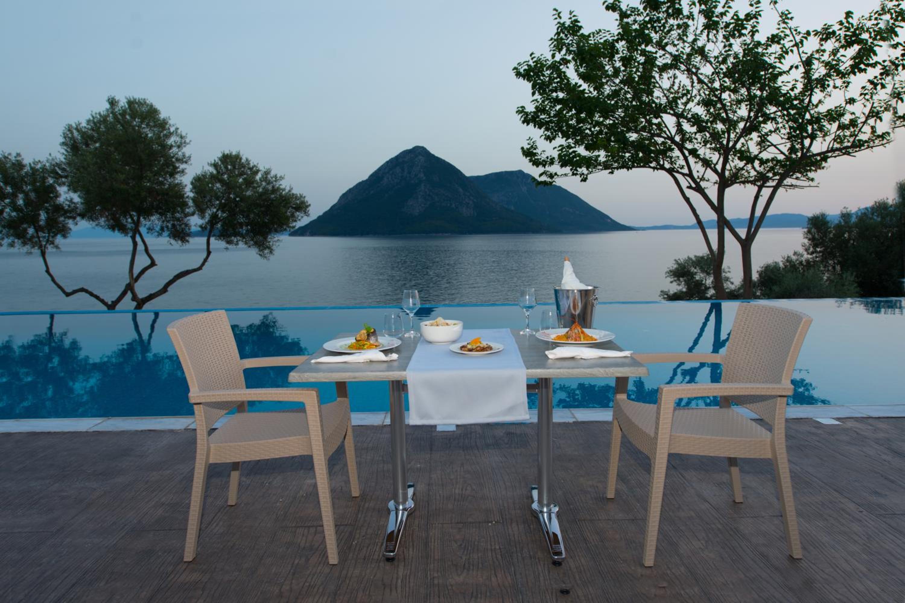 One-Bedroom Apartment with Sea and Pool View - Ground floor photo 1
