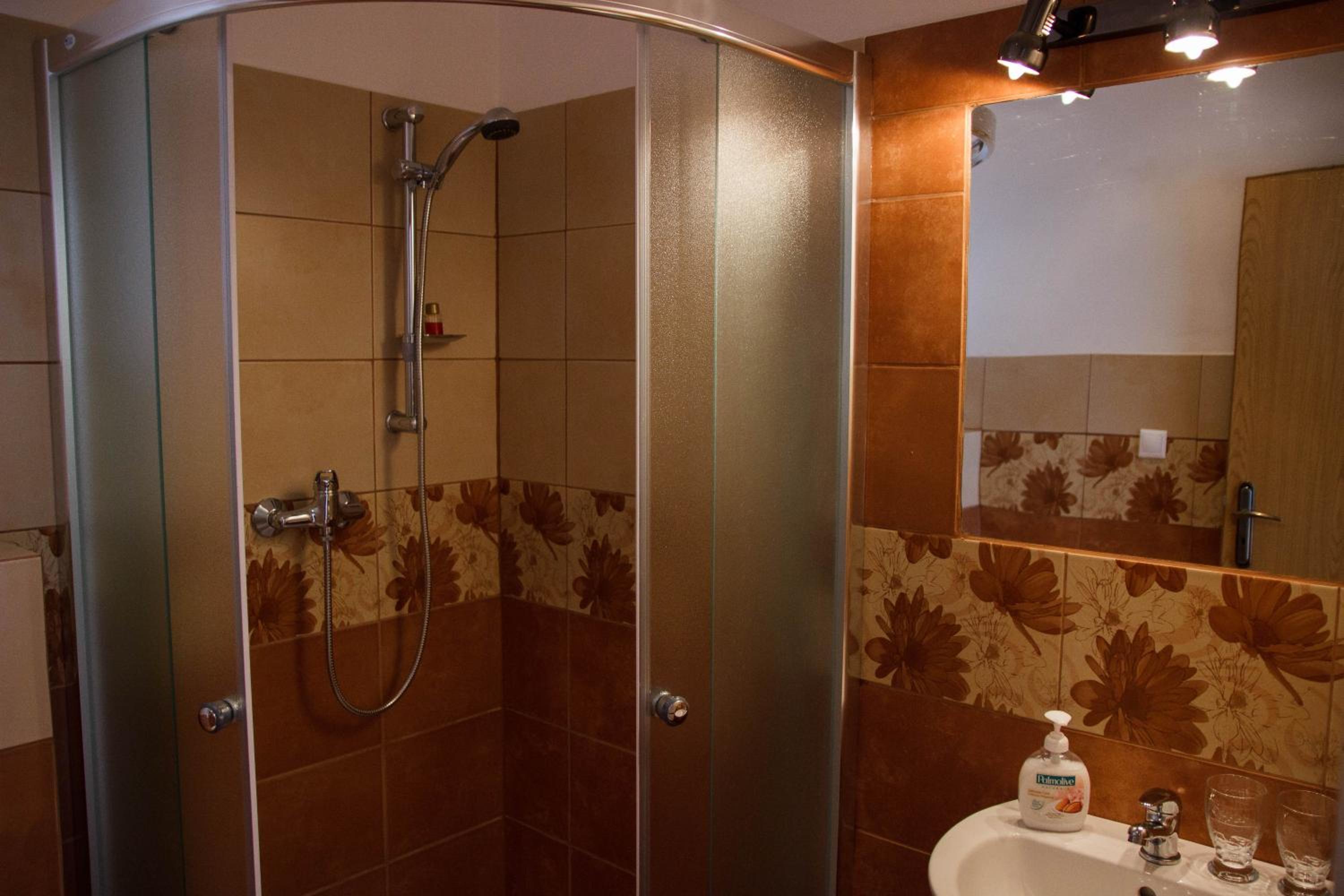 Double Room with Extra Bed photo 3