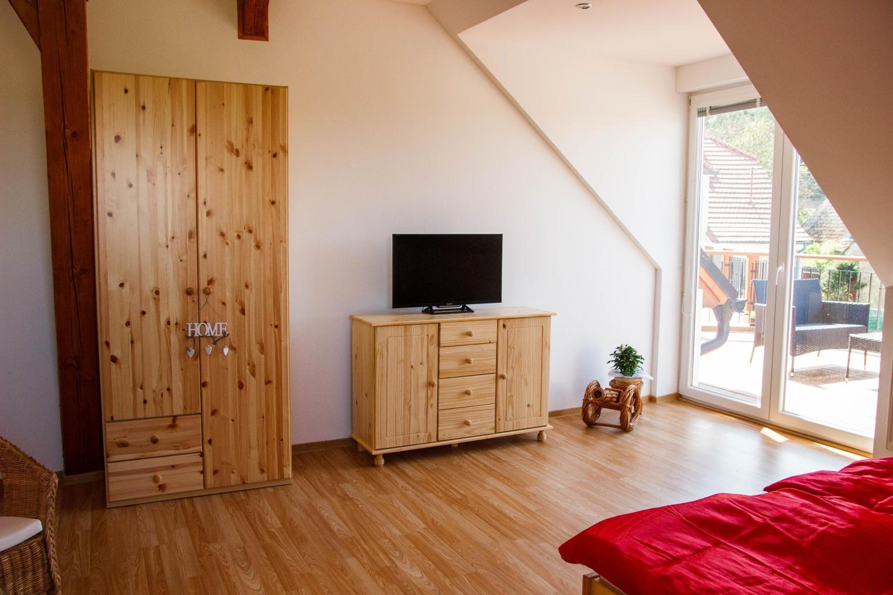 Deluxe Double Room with Balcony photo 3