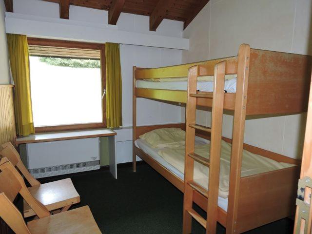 Four-Bedroom House photo 3