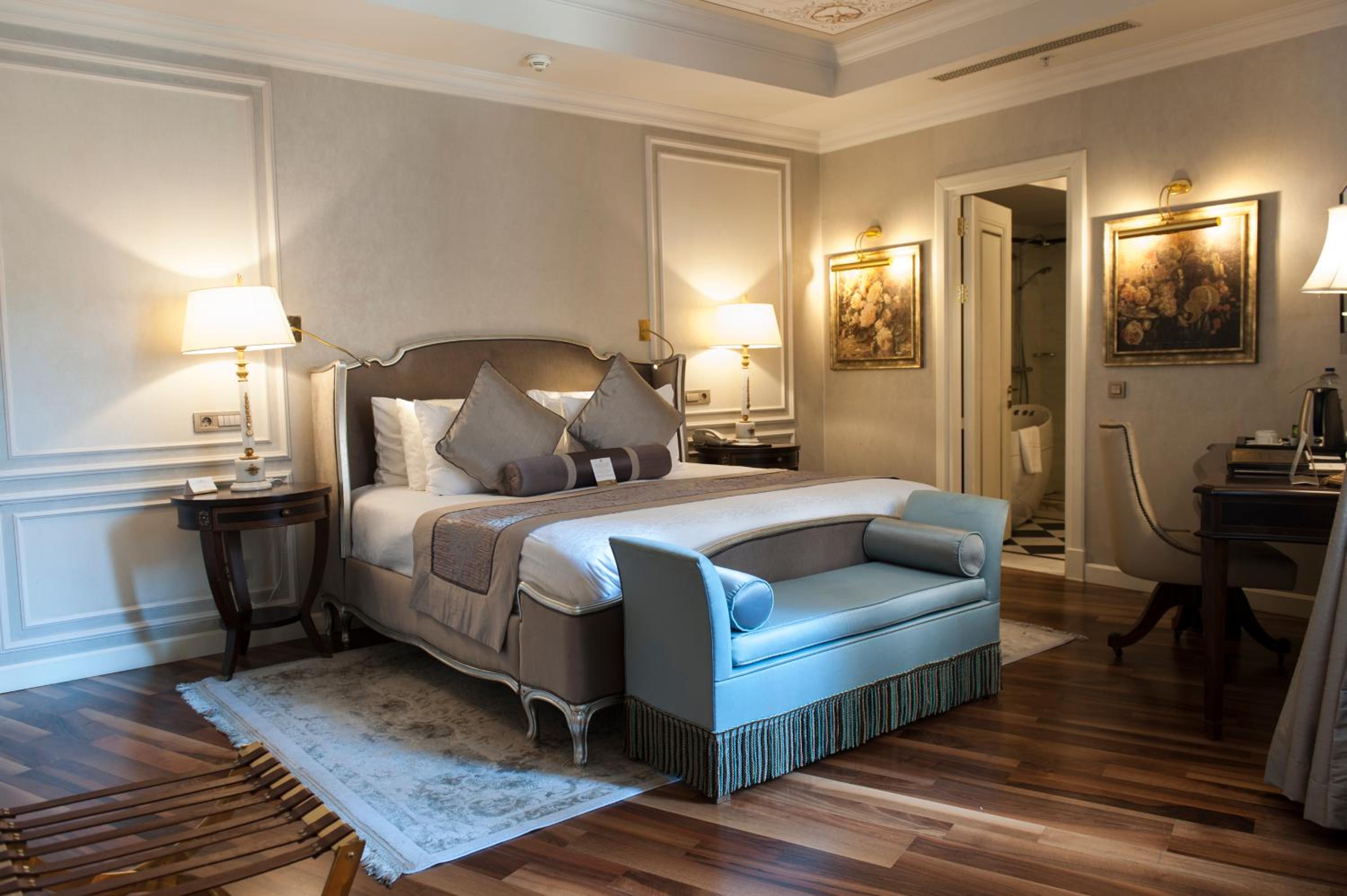 One-Bedroom Suite thumbnail 6
