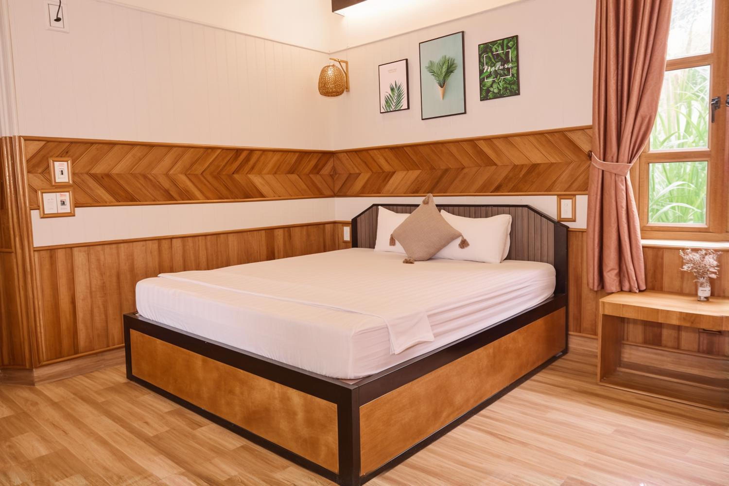 Deluxe Double Room - Photo 9