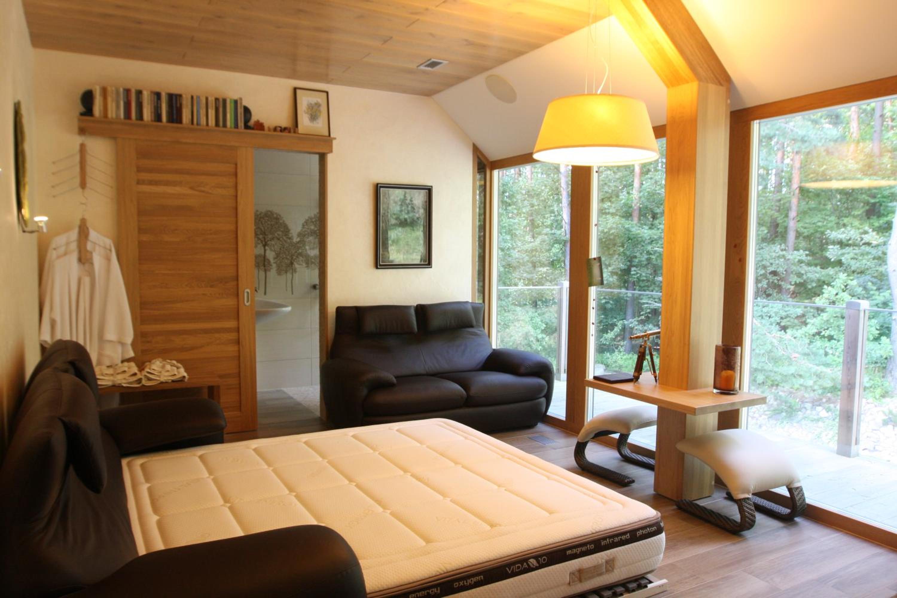 Apartment with Terrace - Photo 4
