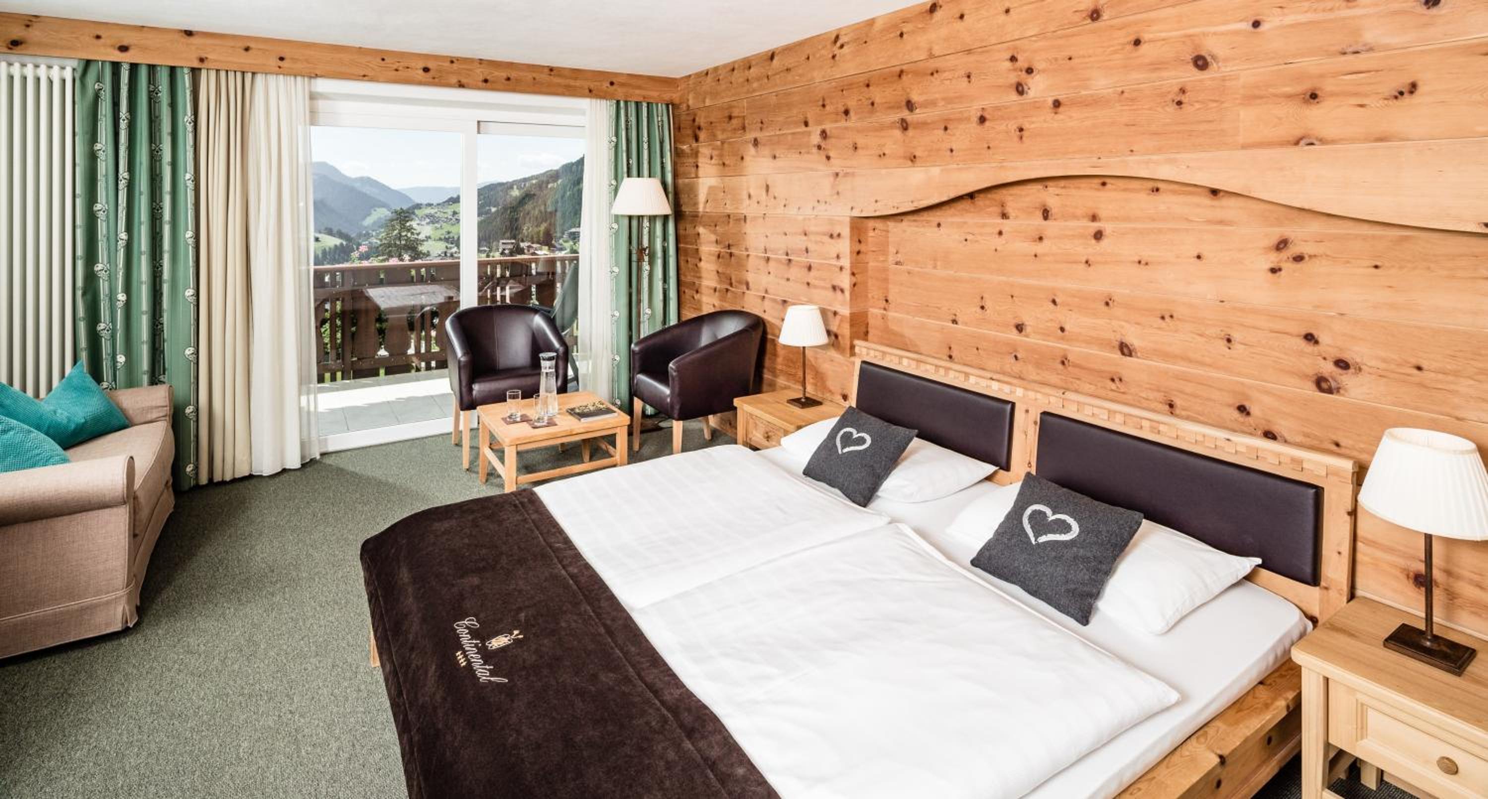 Junior Suite with Balcony - Photo 1