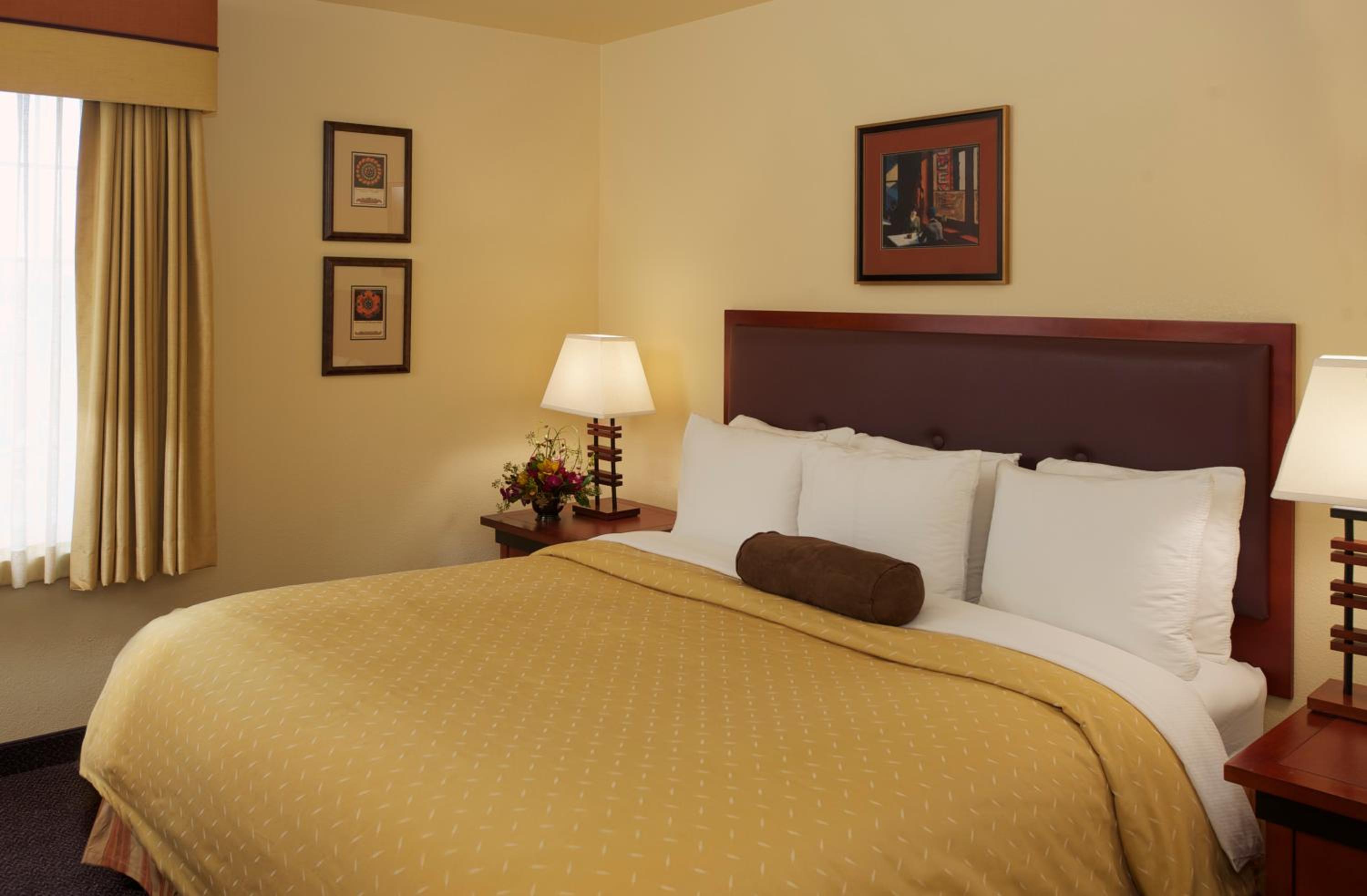 Boardroom Suite - Photo 1