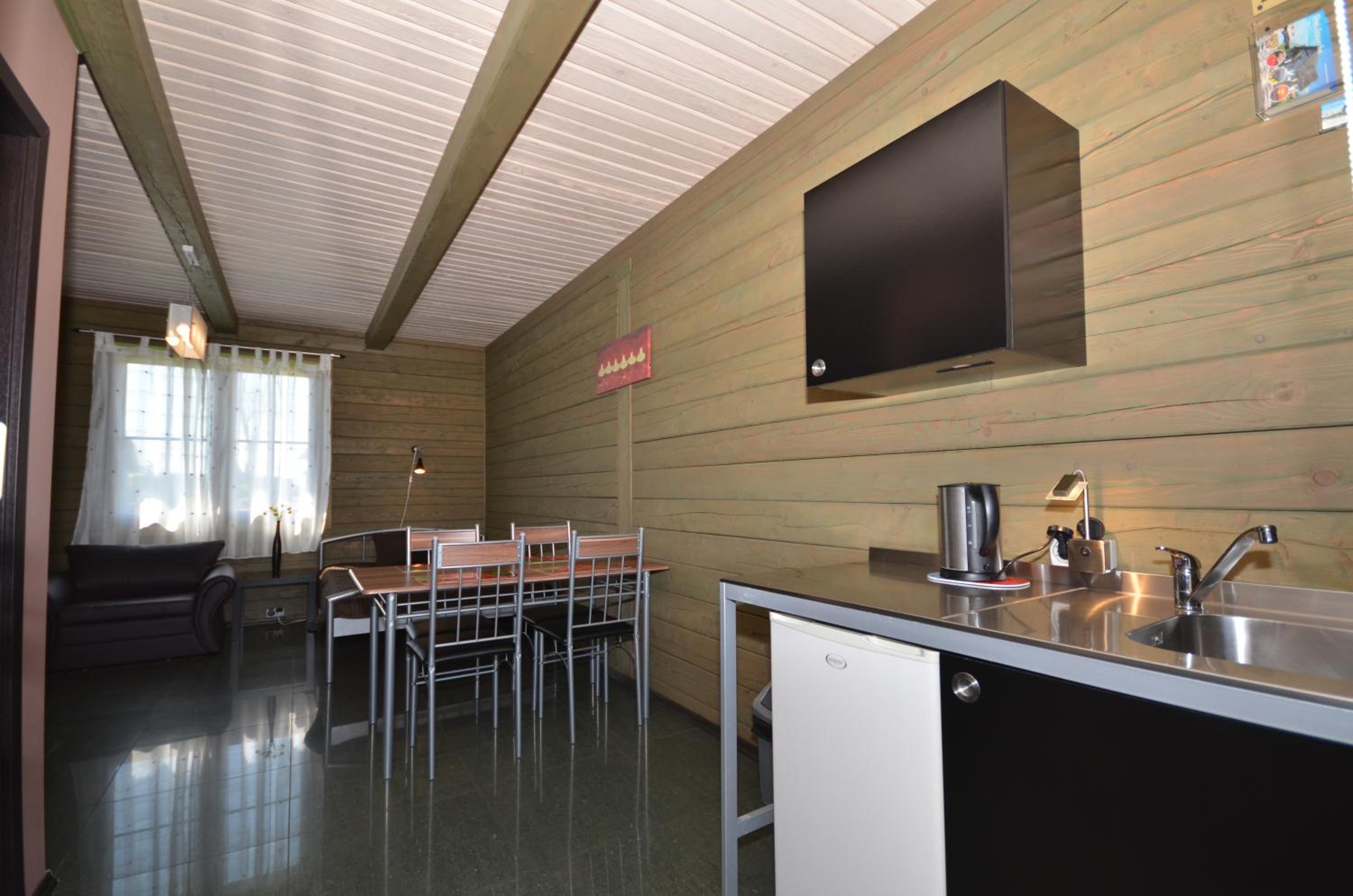 Family Room with Terrace - Photo 6