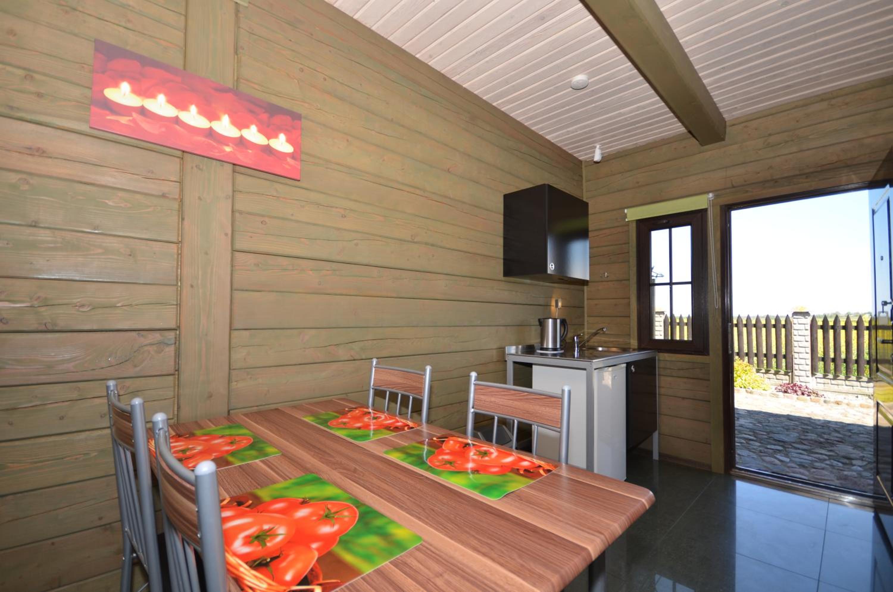 Family Room with Terrace - Photo 7