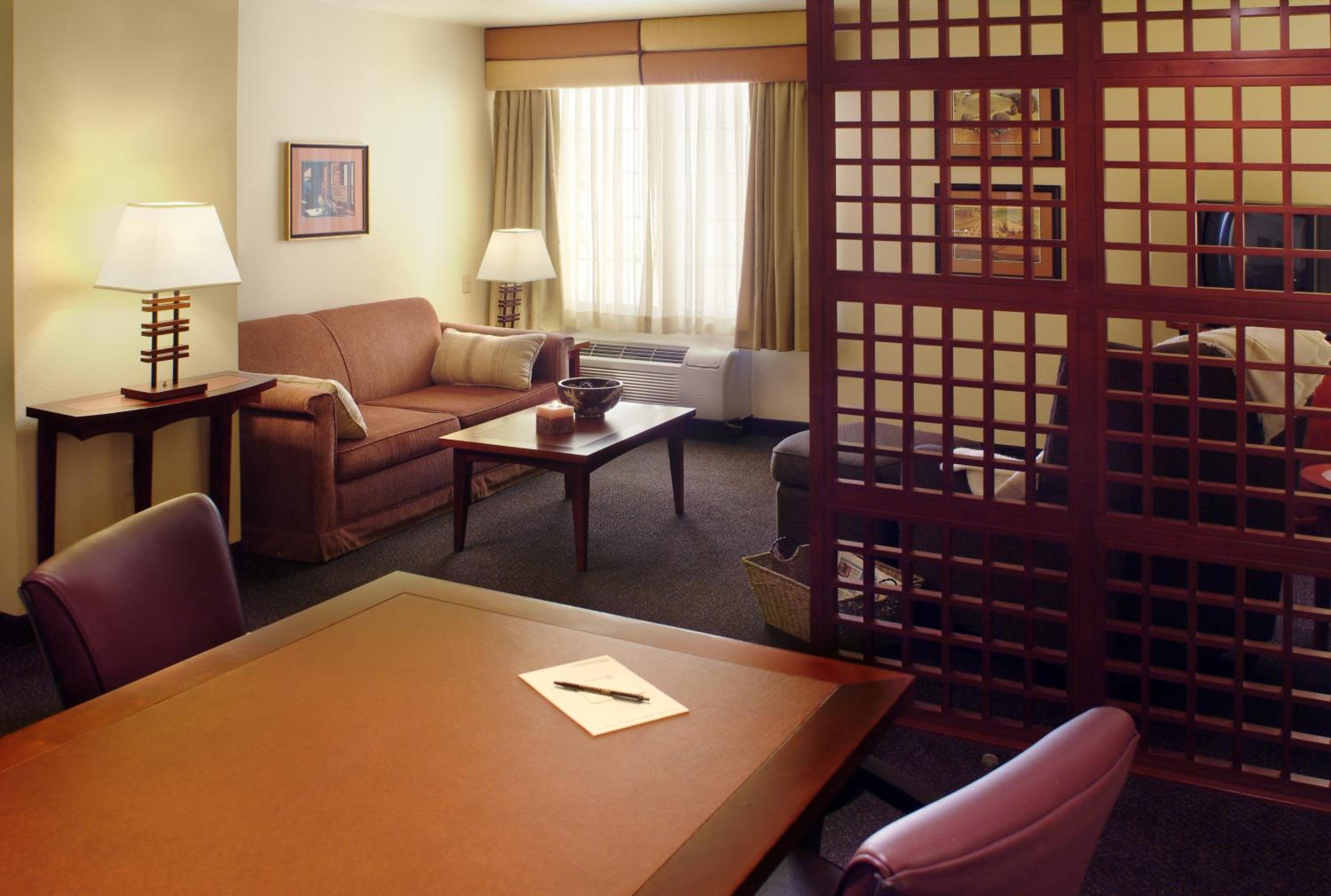 Boardroom Suite - Photo 5