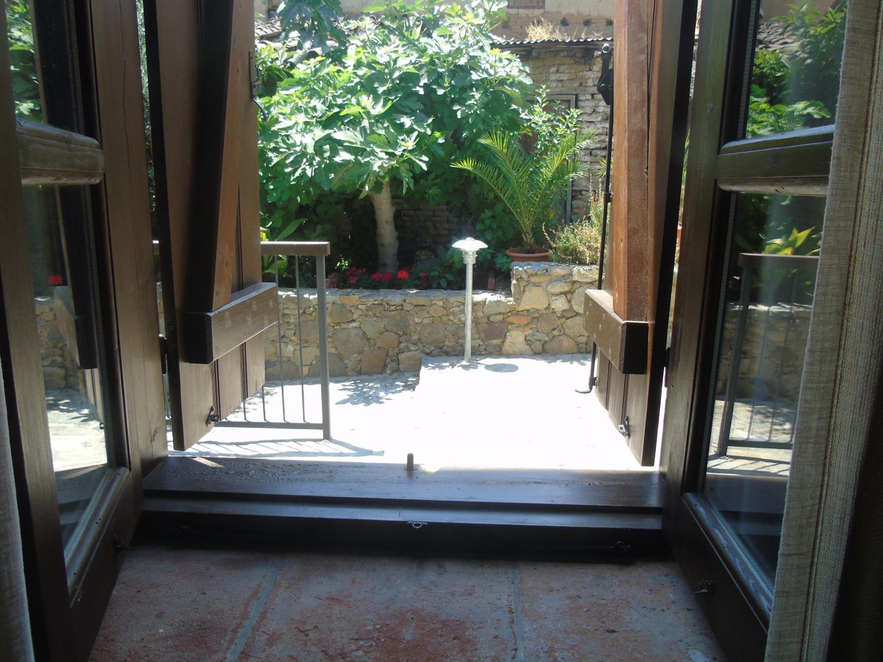 Studio (2 Adults) - Photo 12