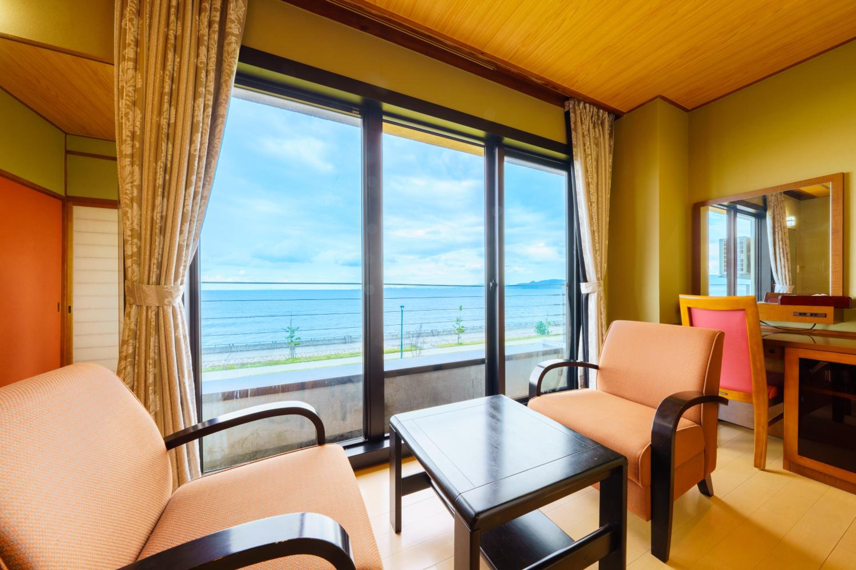 Japanese-Style Room with Sea View - Non-Smoking - (Up to 4 Adults) photo 2