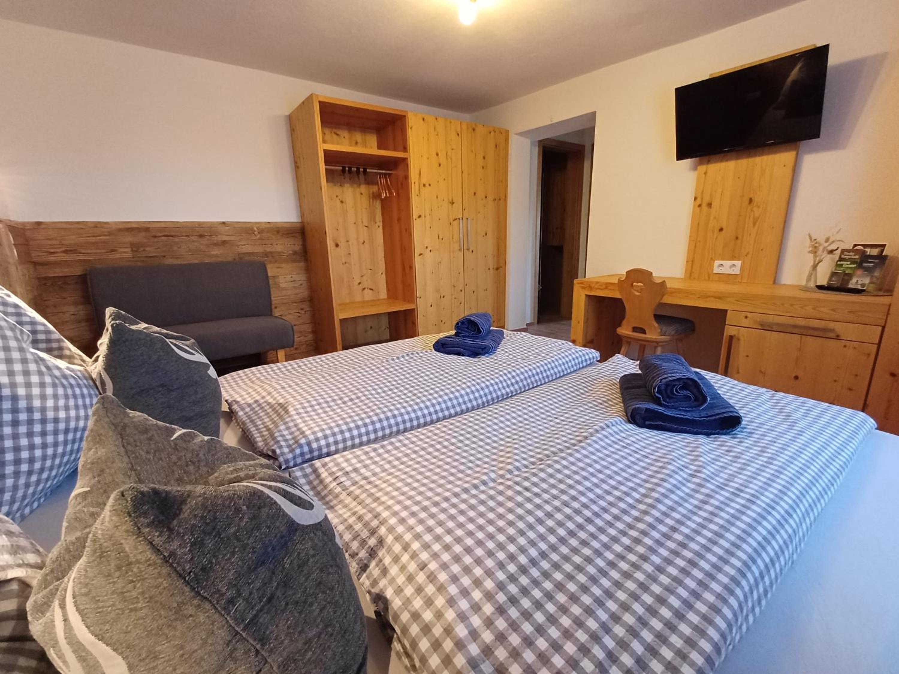Two-Bedroom Apartment with Balcony photo 2