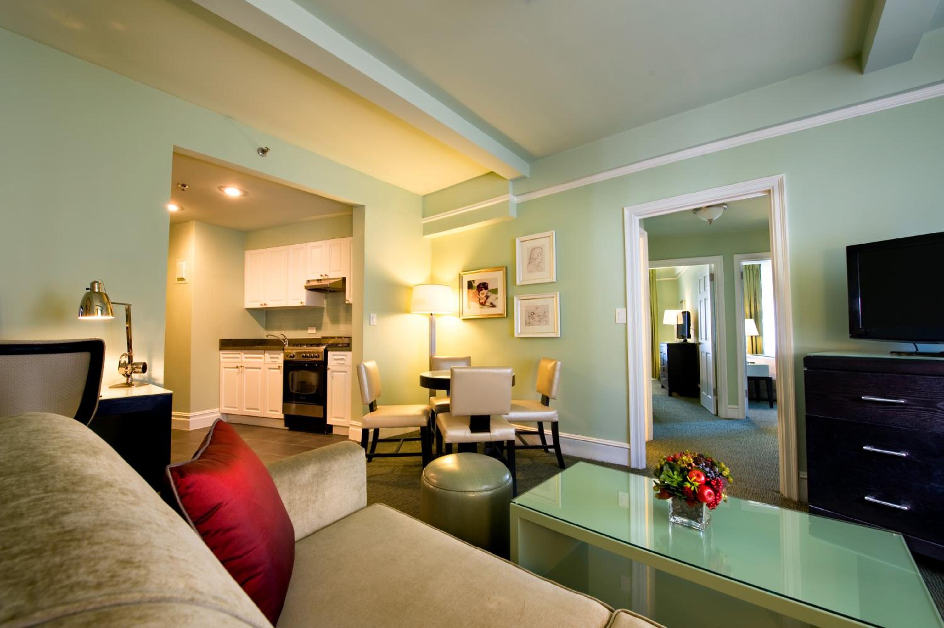 Two-Bedroom Suite - Photo 2
