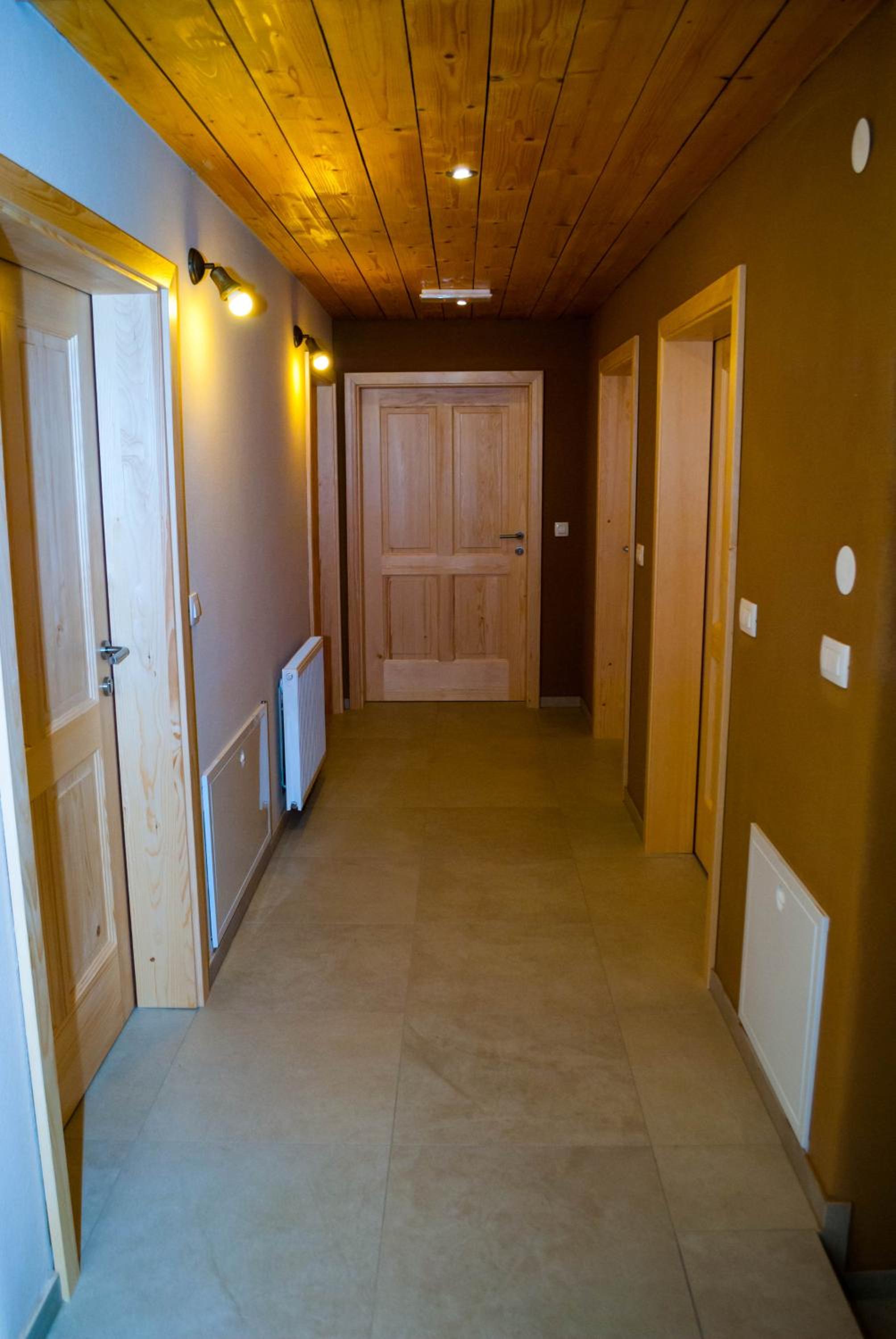 Double Room with Shared Bathroom photo 3